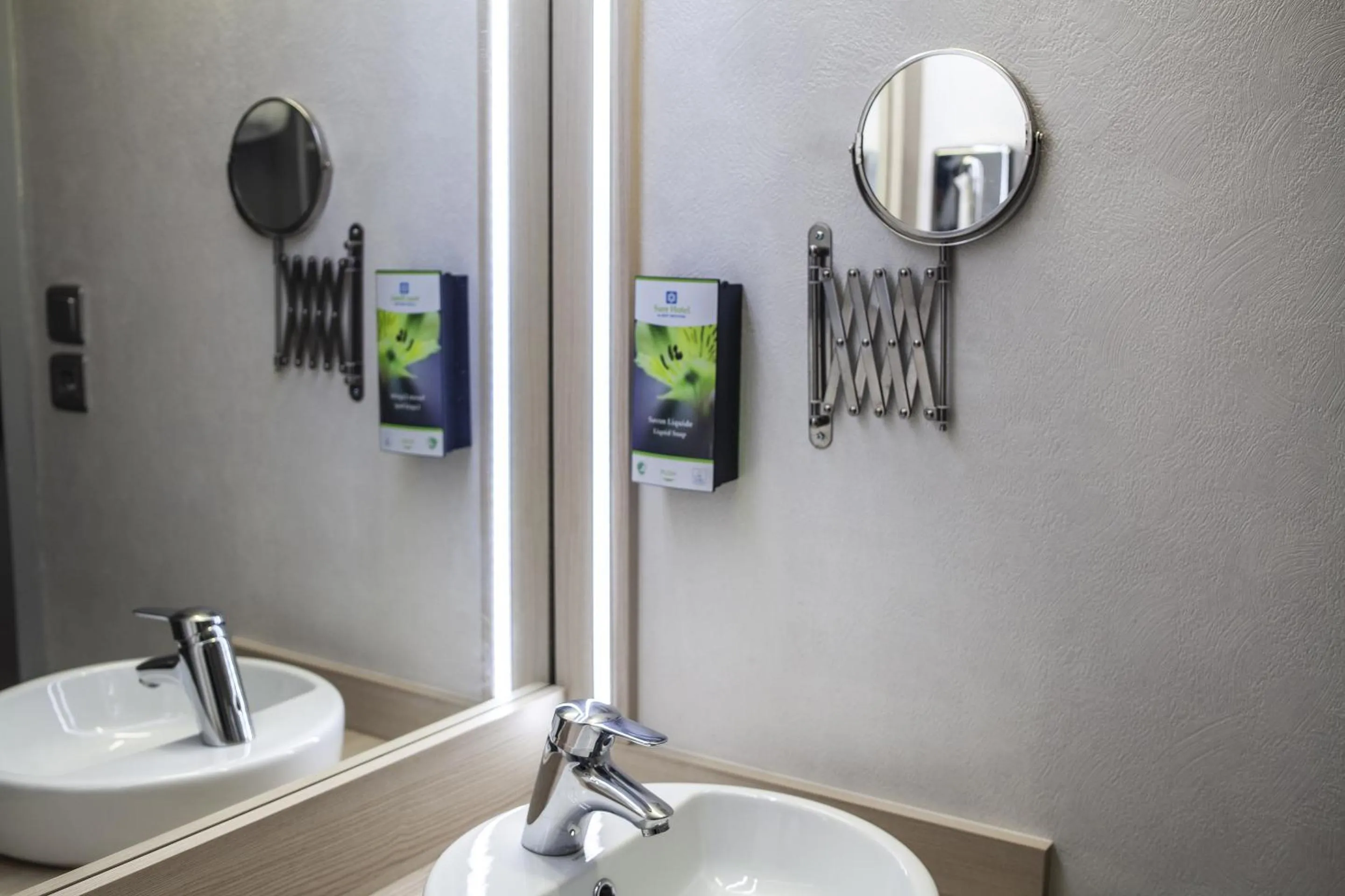 Bathroom in Sure Hotel by Best Western Lille Tourcoing Ex Hotel Garden