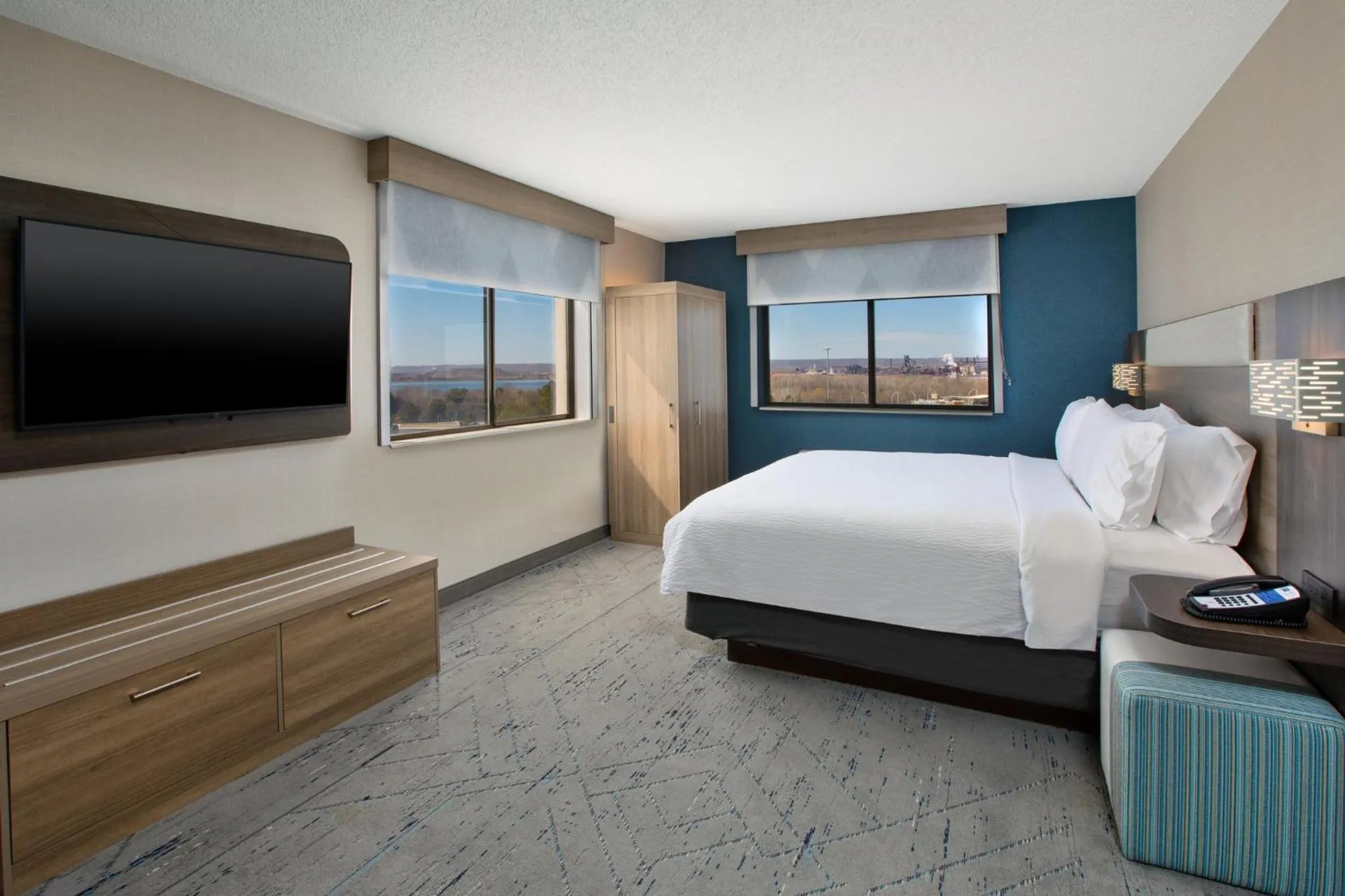 Photo of the whole room, Bed in Holiday Inn Express Sault Ste Marie by IHG