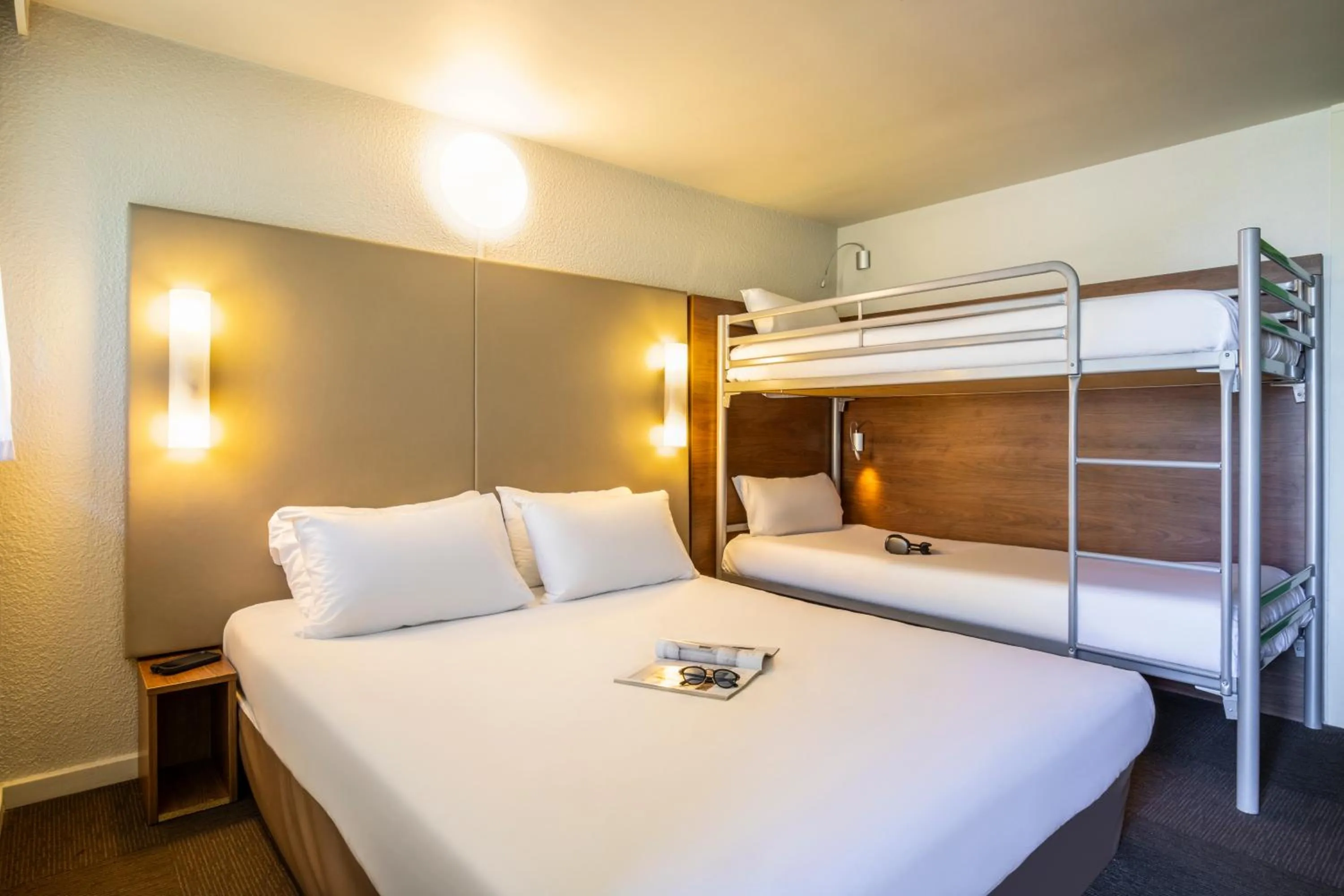 Bed in Hôtel Campanile Strasbourg Aéroport Lingolsheim