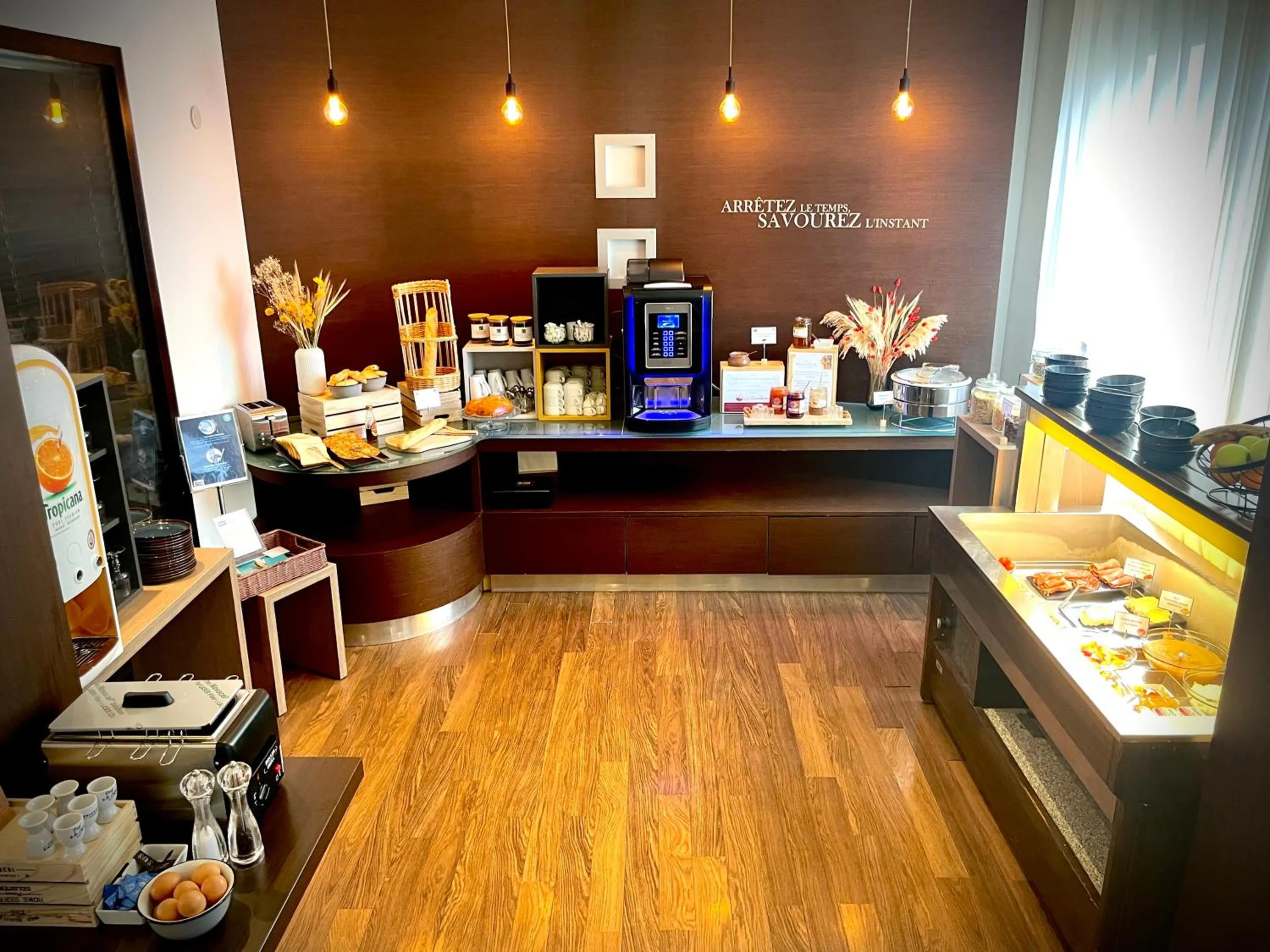 Food and drinks in Kyriad Grenoble Centre