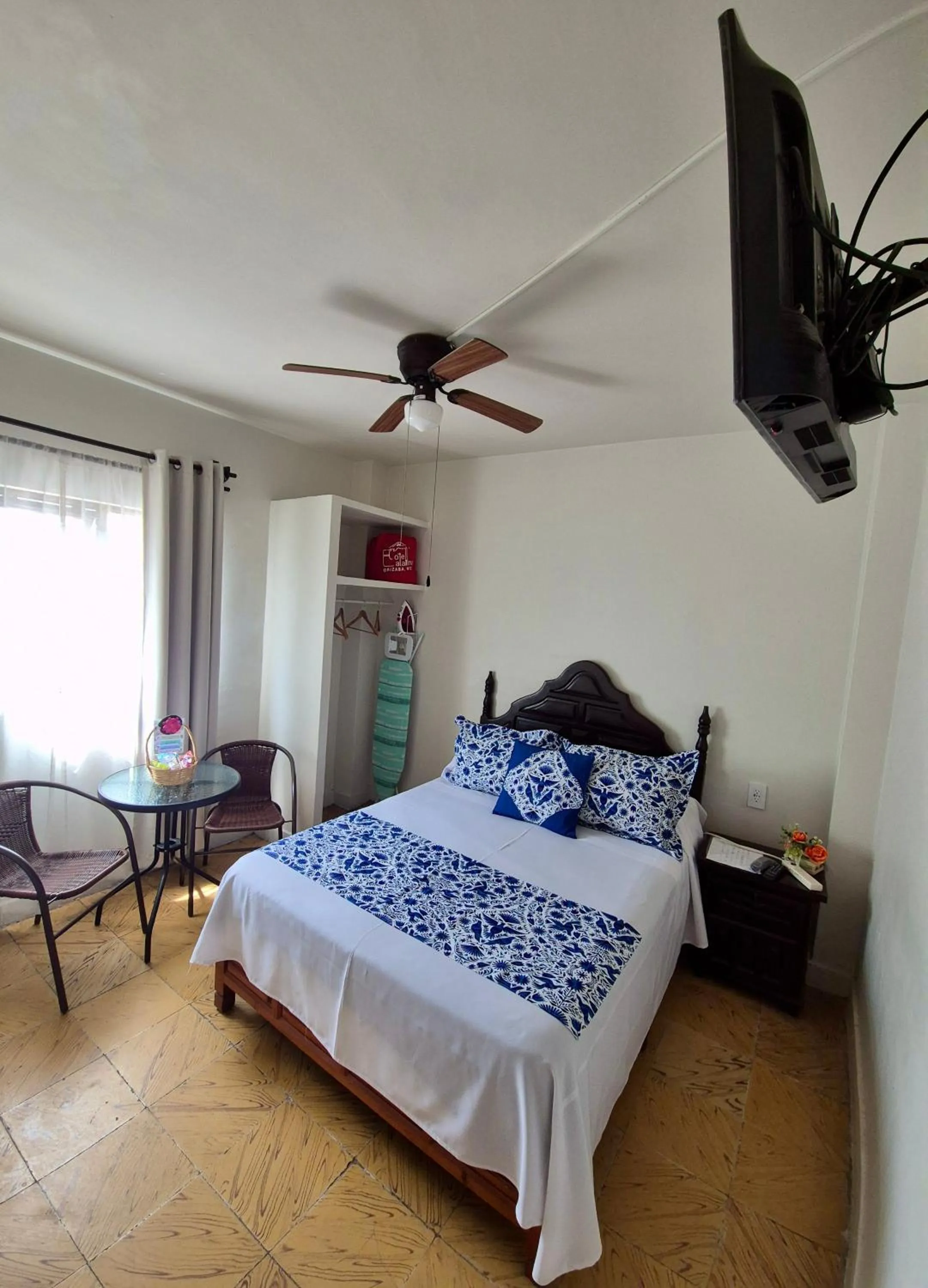 Bed in Hotel Catalina