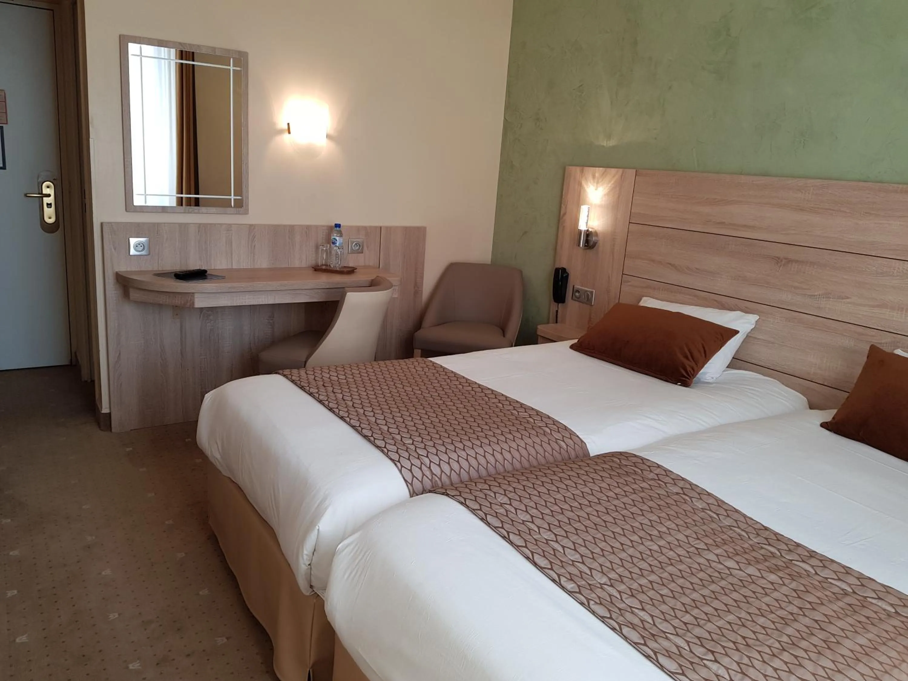 Photo of the whole room, Bed in Hotel Champerret Elysees