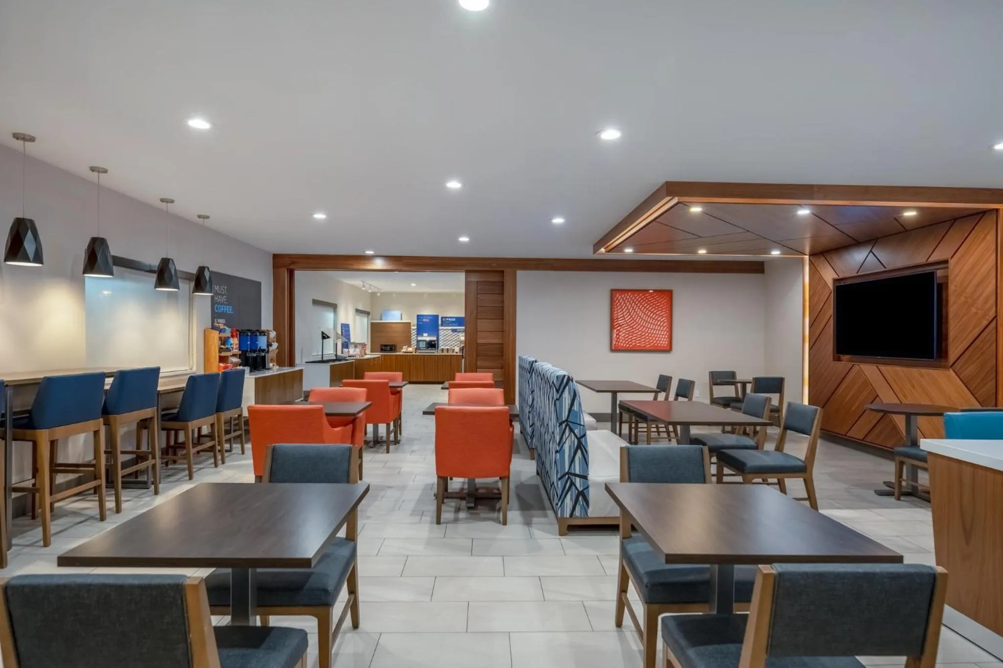 Restaurant/places to eat in Holiday Inn Express Portland SE - Clackamas Area by IHG