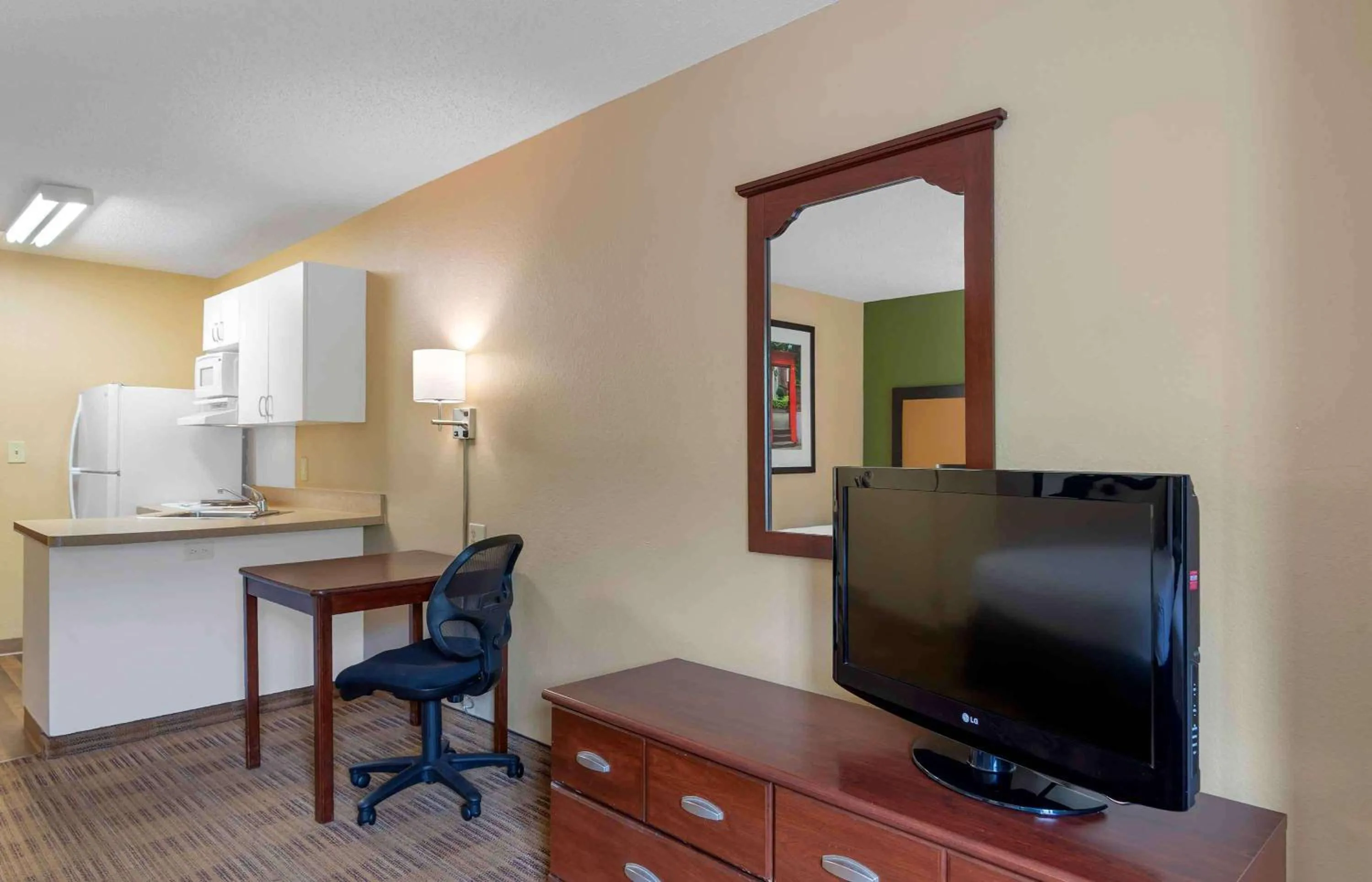 Bedroom in Extended Stay America Suites - Atlanta - Perimeter - Crestline