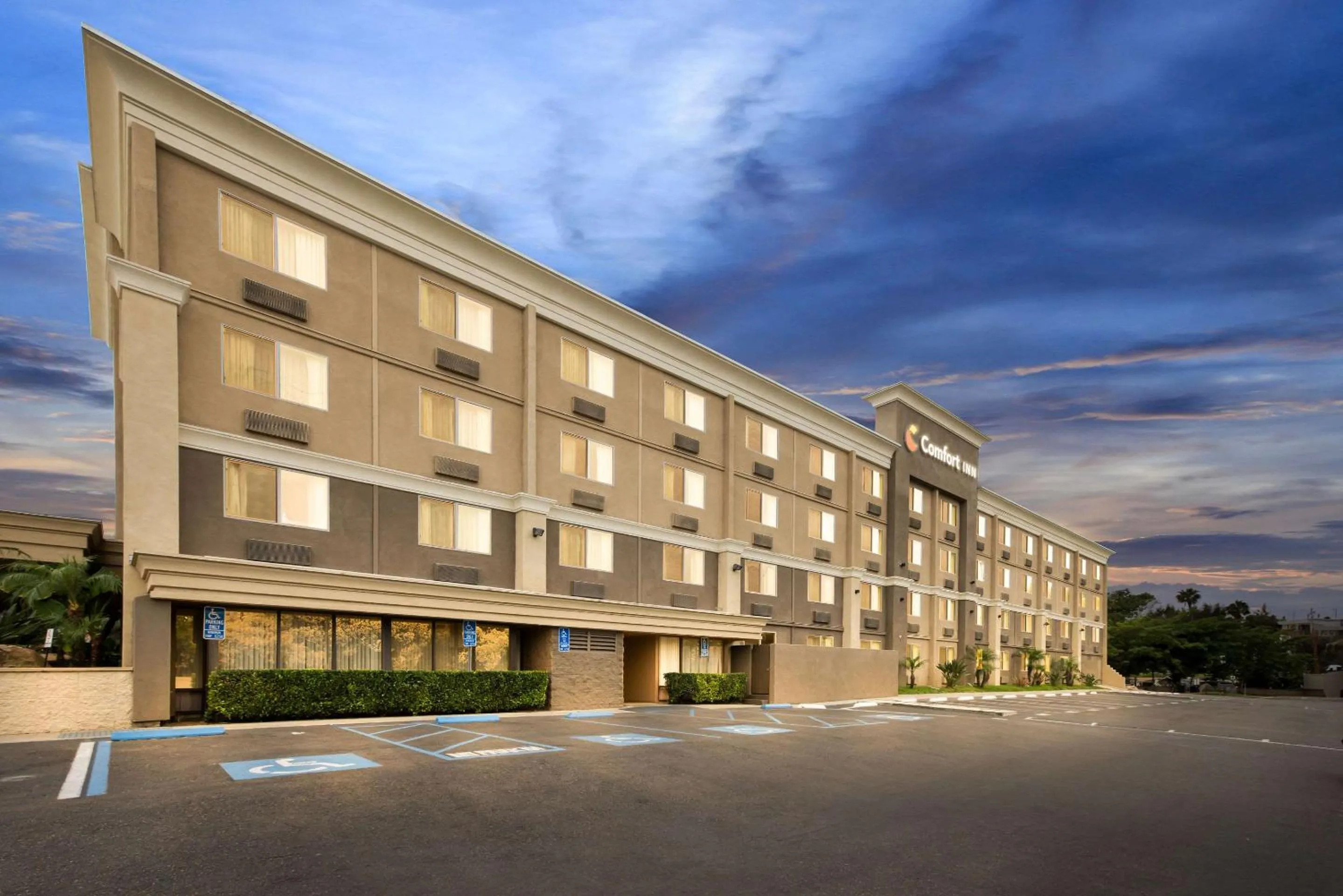 Property building in Comfort Inn Chula Vista San Diego South