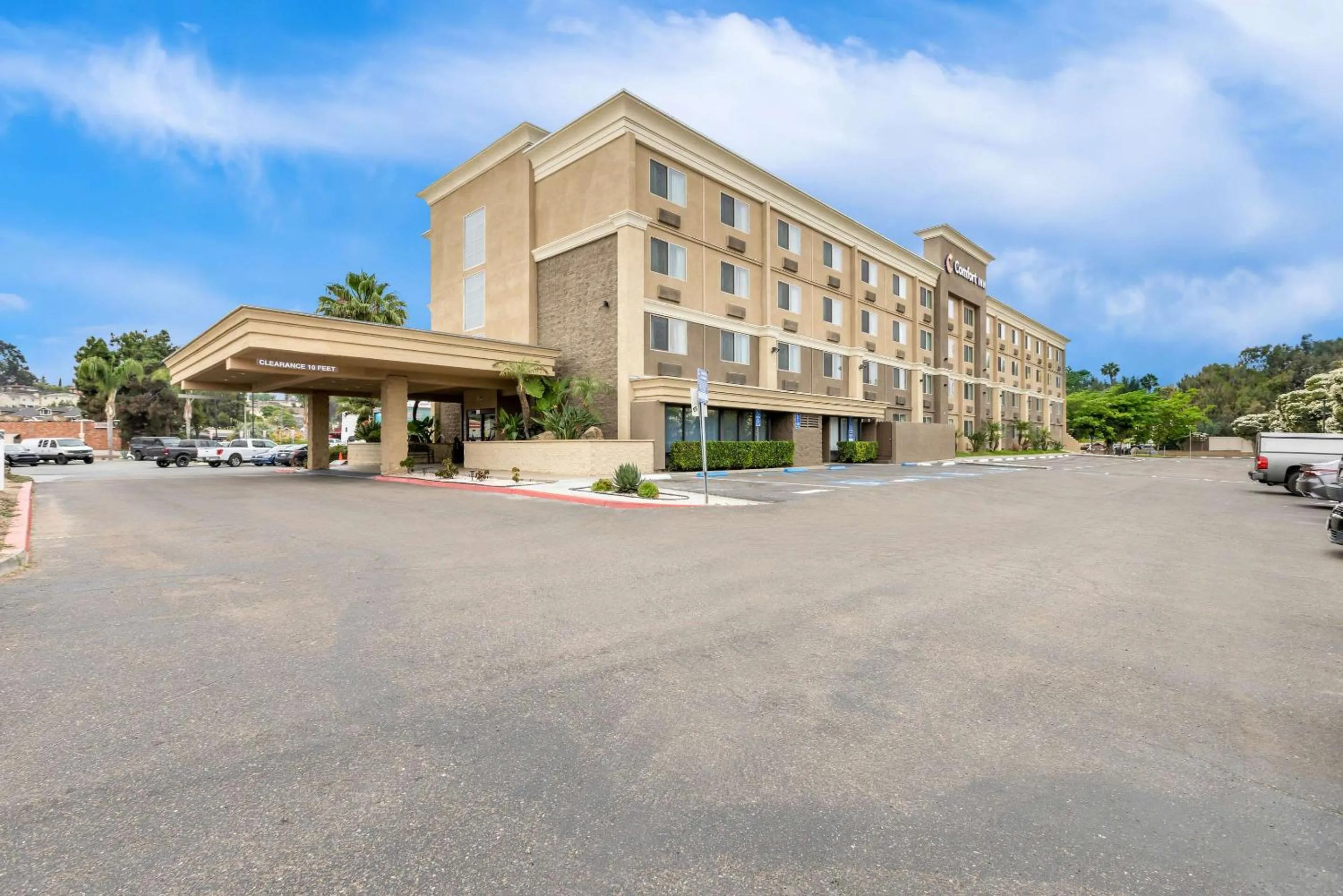 Property building in Comfort Inn Chula Vista San Diego South