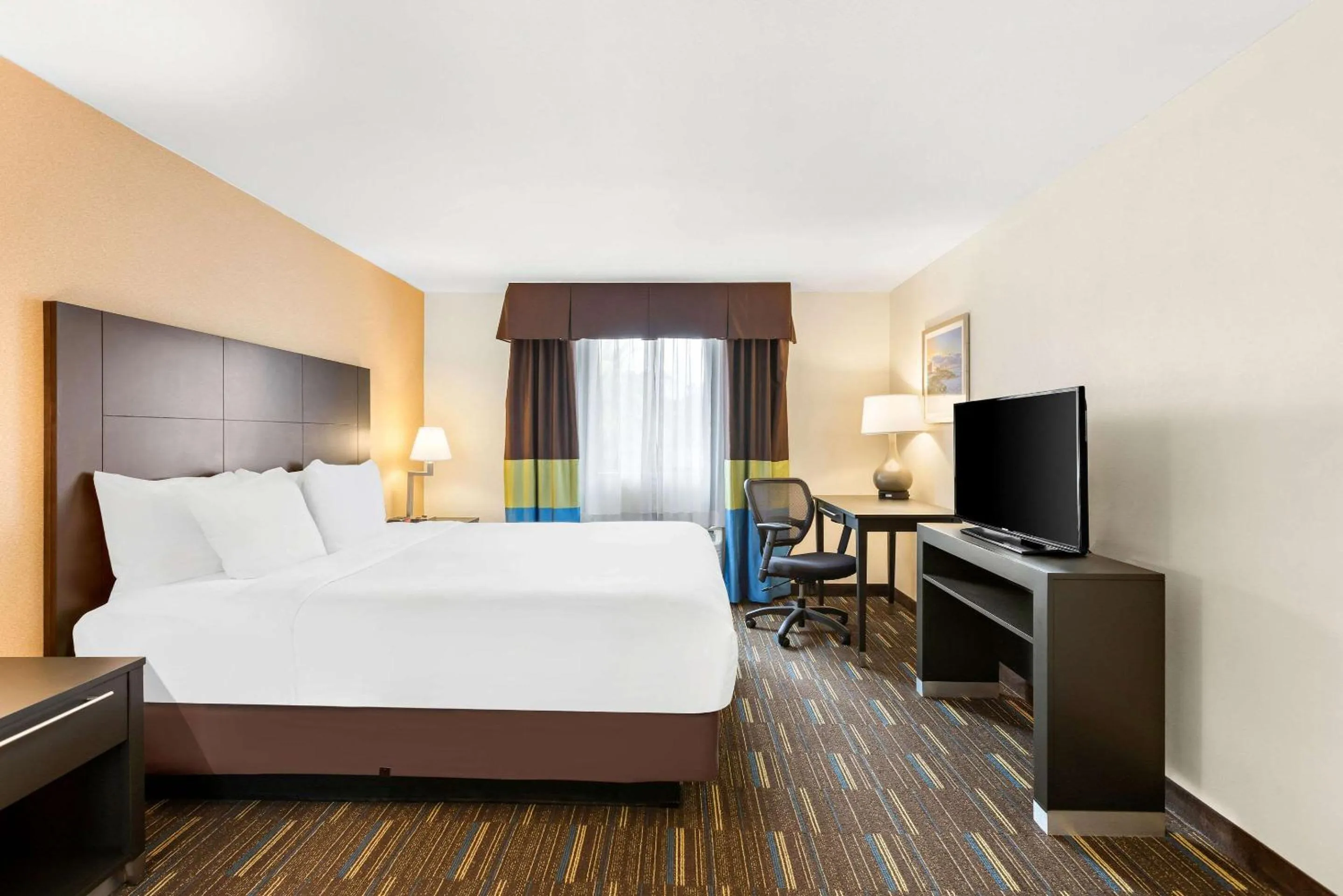 Bed in Comfort Inn Chula Vista San Diego South