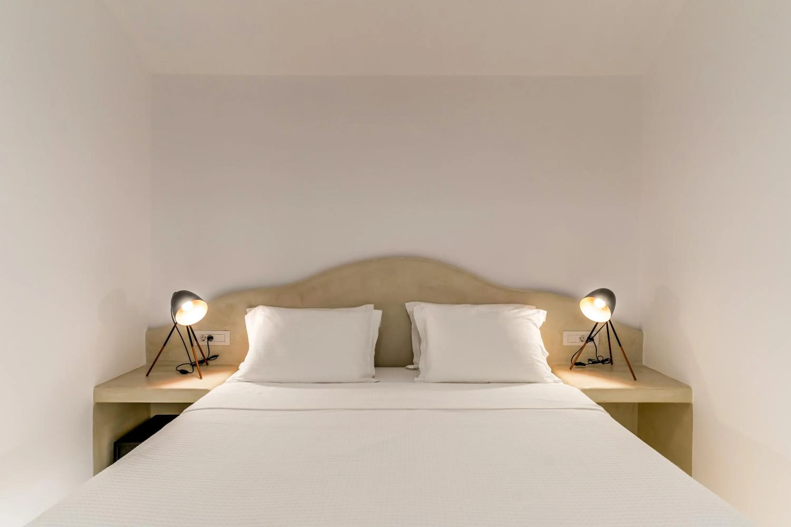 Bed in Marvarit Suites