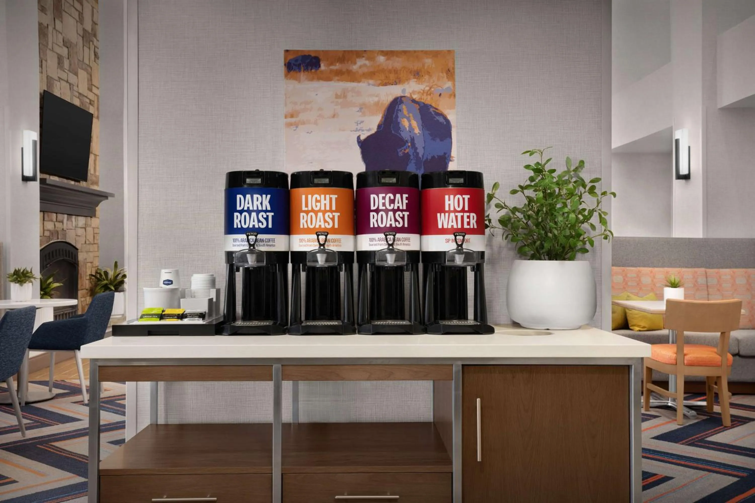 Dining area in Hampton Inn & Suites Williston