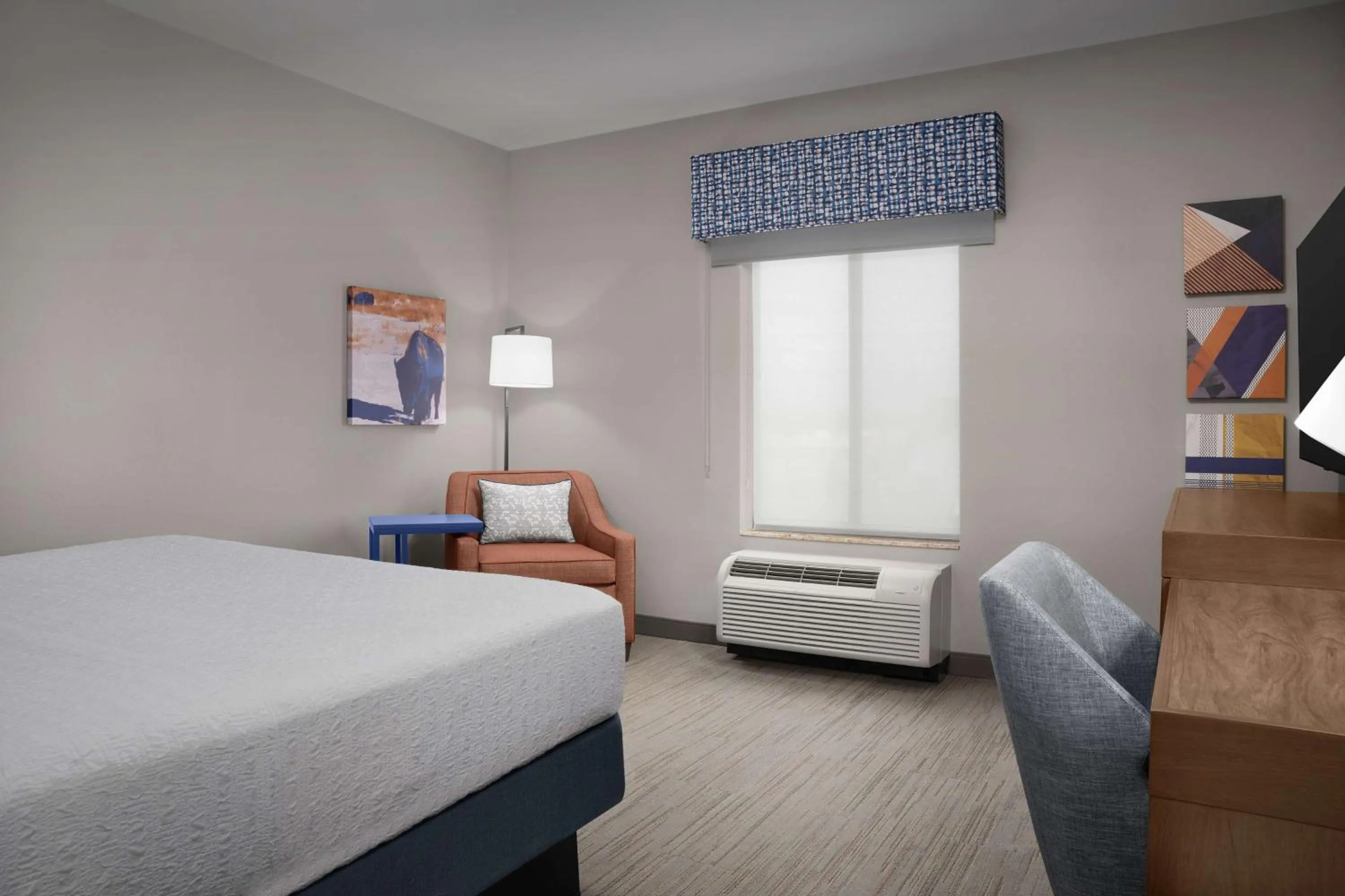 Bed in Hampton Inn & Suites Williston