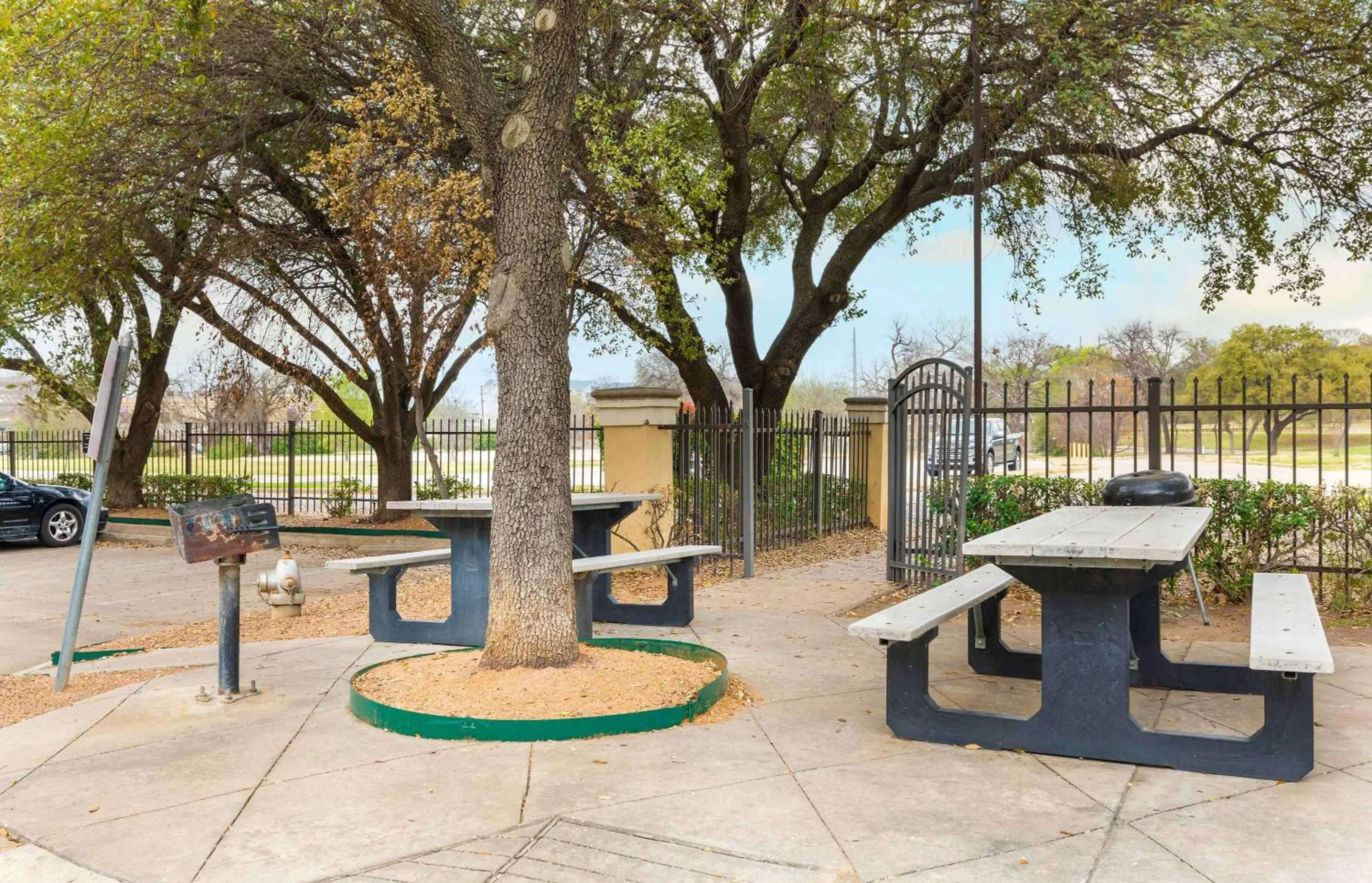 Property building in Extended Stay America Suites - Fort Worth - Medical Center