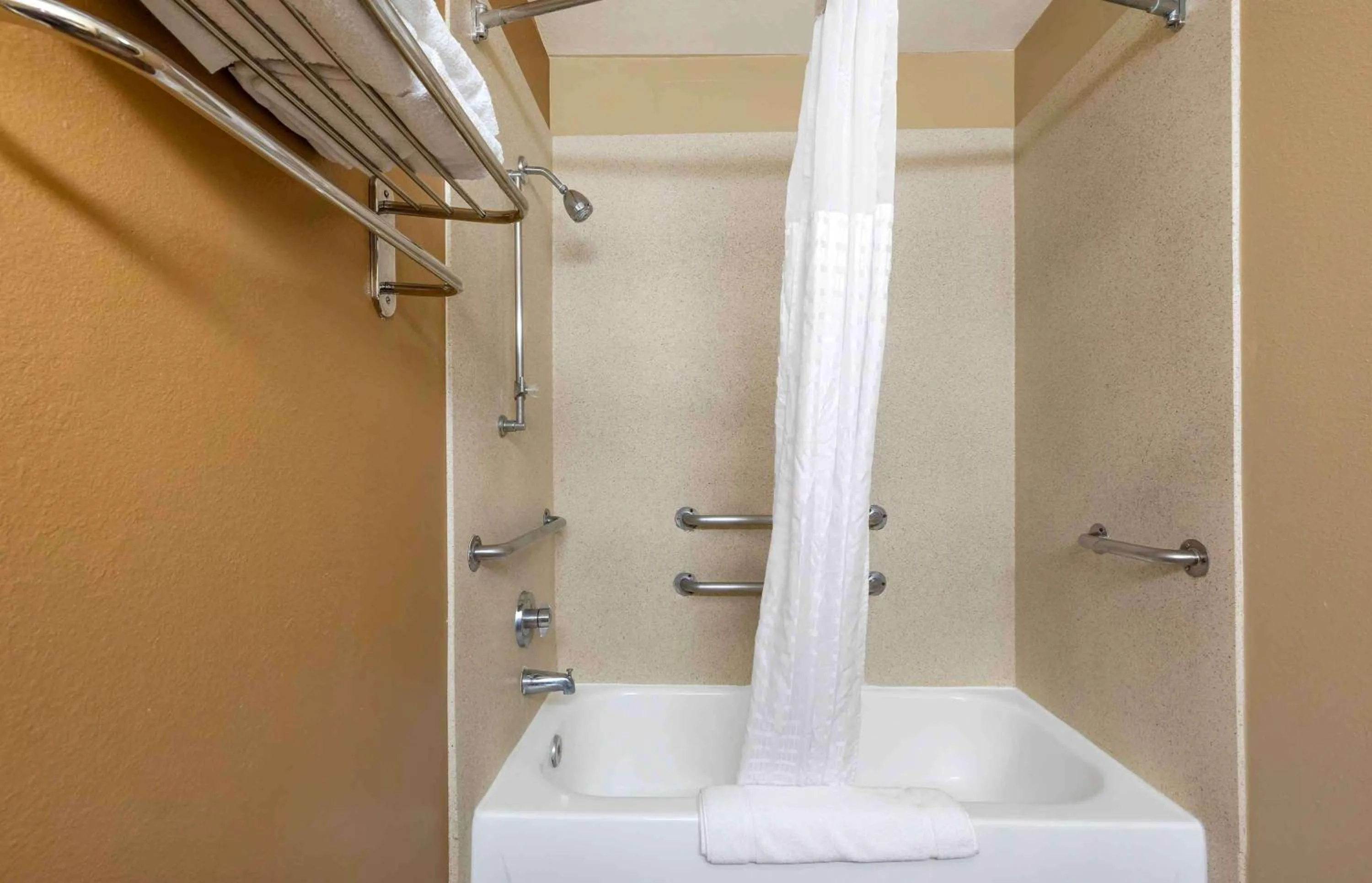 Bathroom in Extended Stay America Suites - Fort Worth - Medical Center