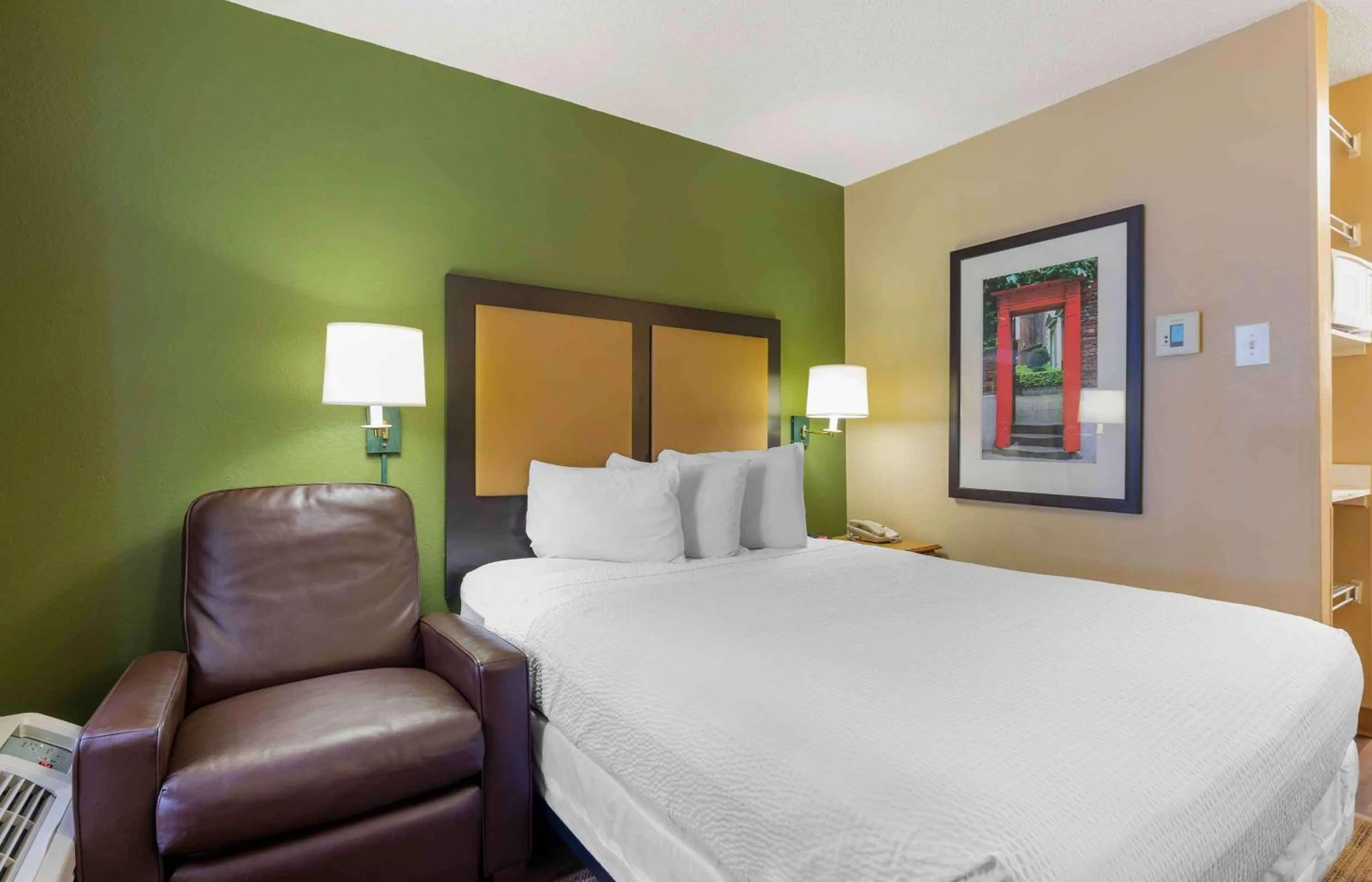 Bedroom, Bed in Extended Stay America Suites - Fort Worth - Medical Center