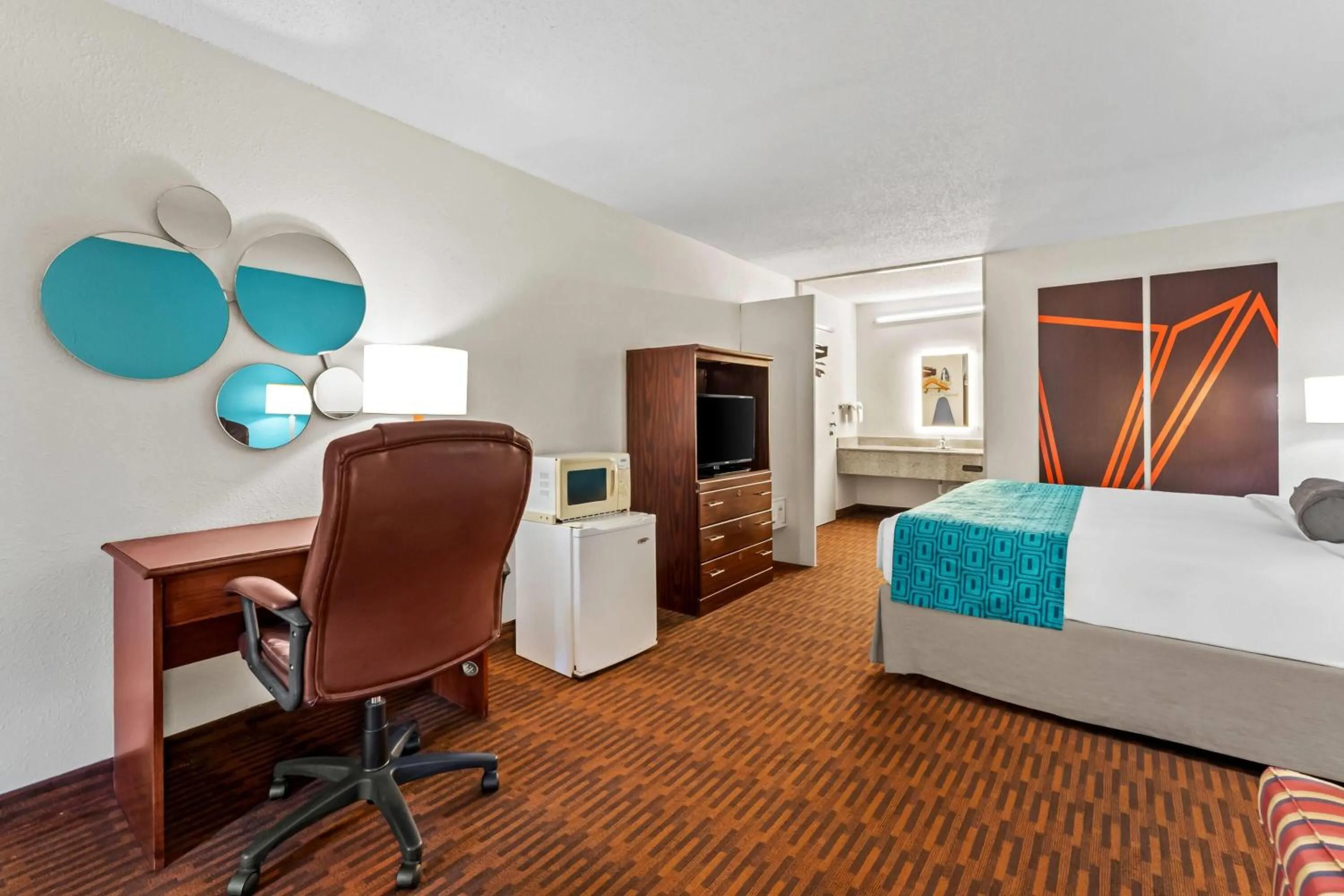 Bed in Howard Johnson by Wyndham Albany