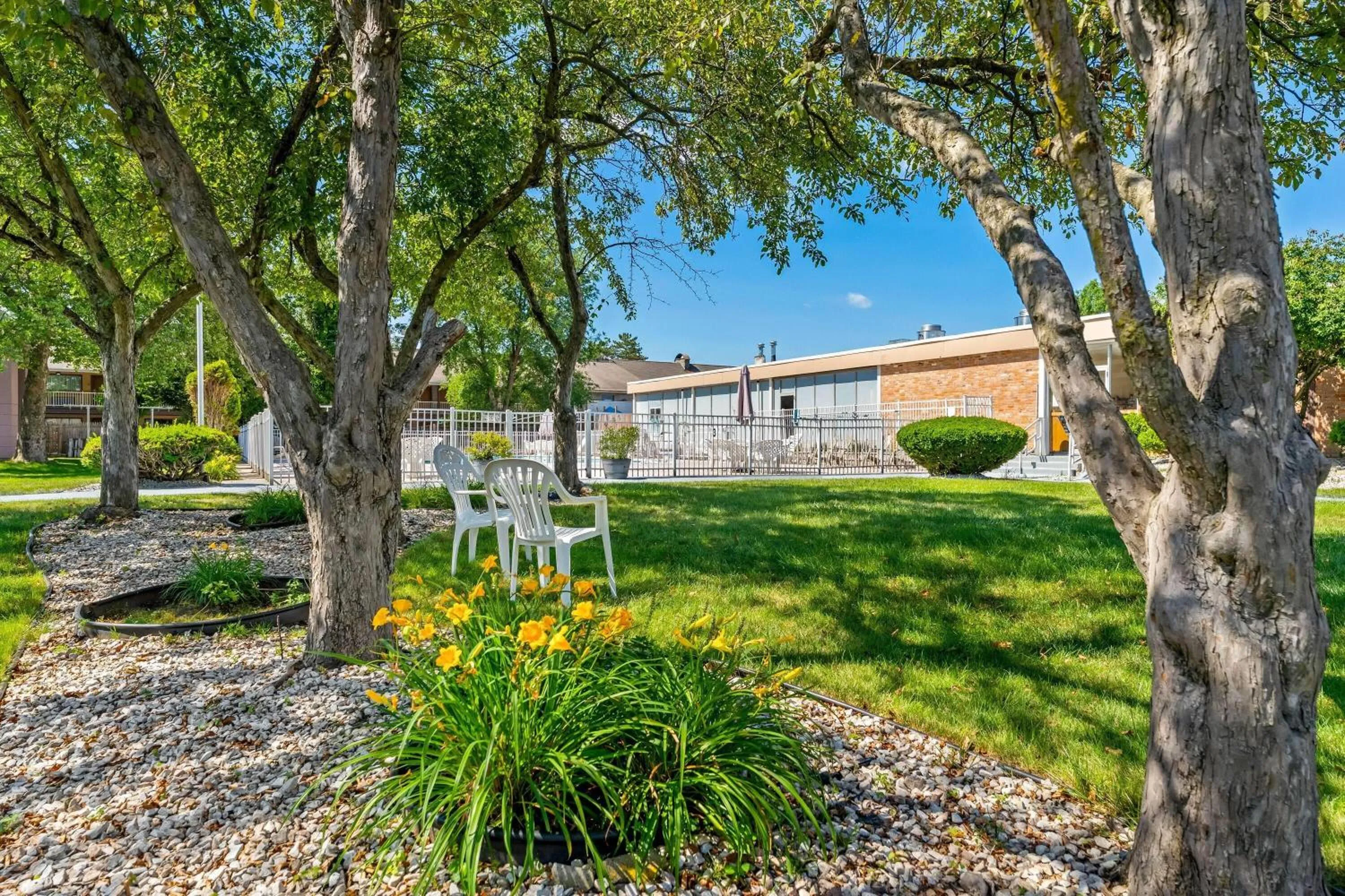 Property building in Howard Johnson by Wyndham Albany