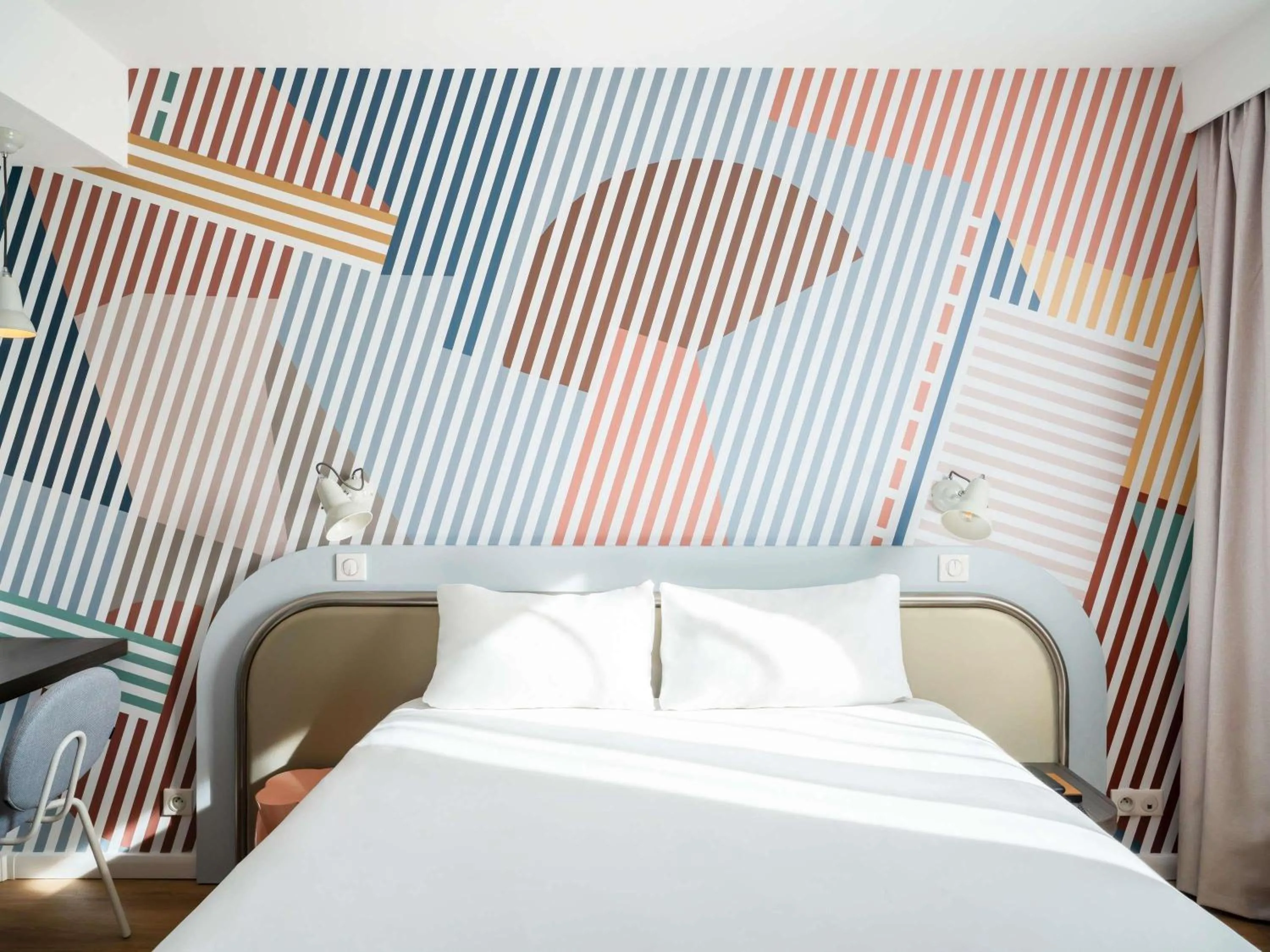 Bedroom, Bed in ibis Styles Paris Porte d'Orléans