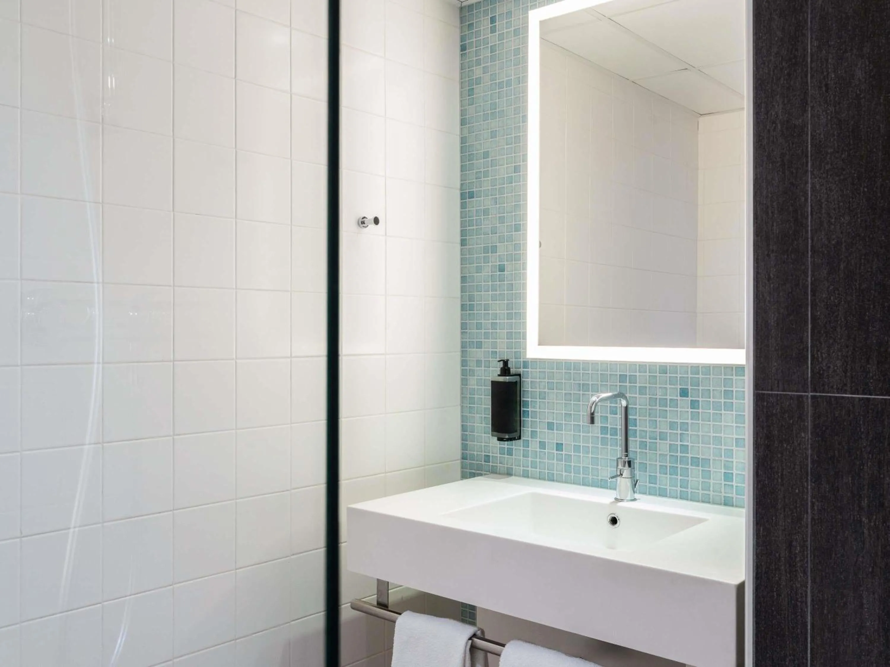 Bedroom in ibis Styles Paris Porte d'Orléans