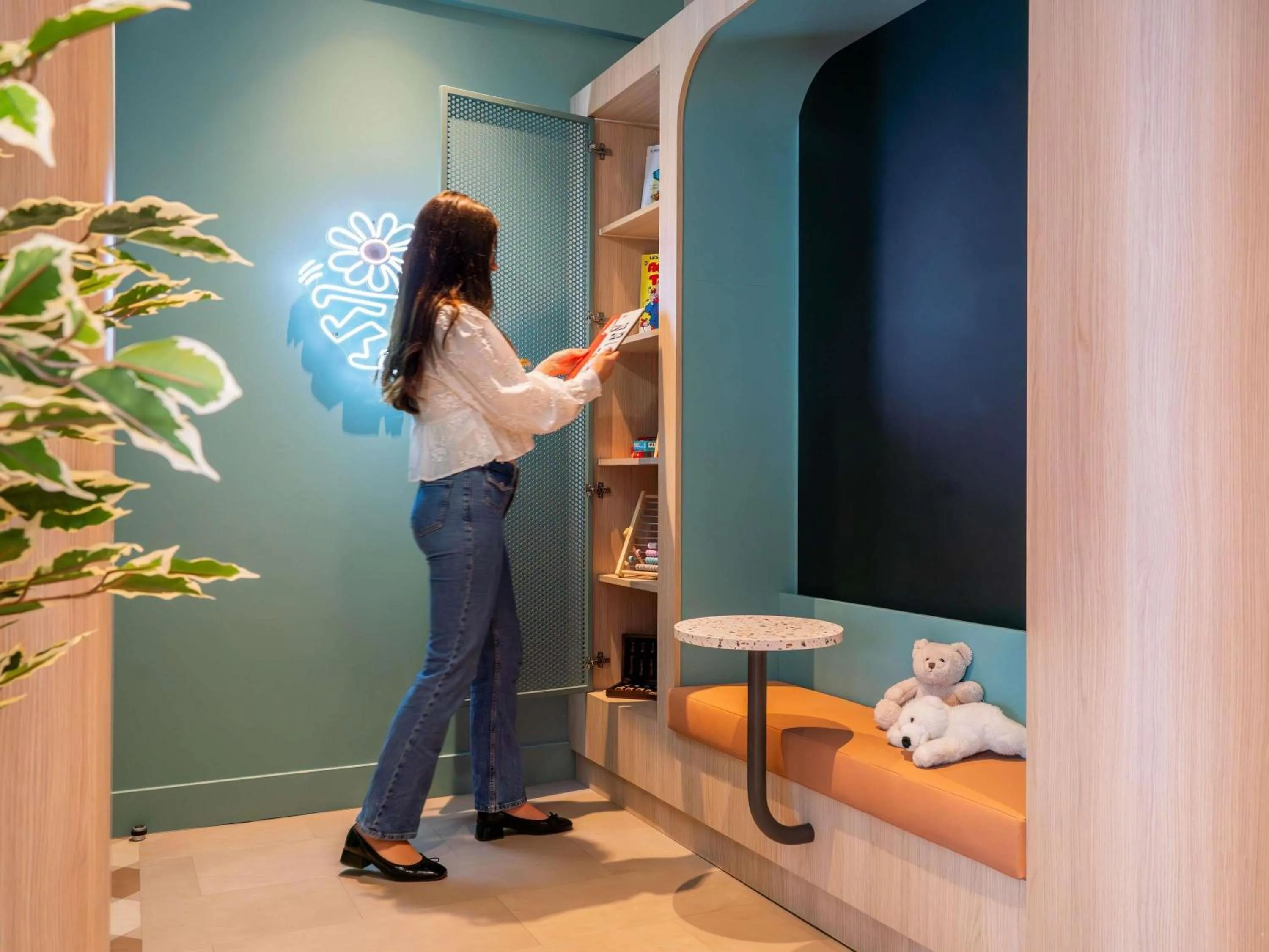 Property building in ibis Styles Paris Porte d'Orléans