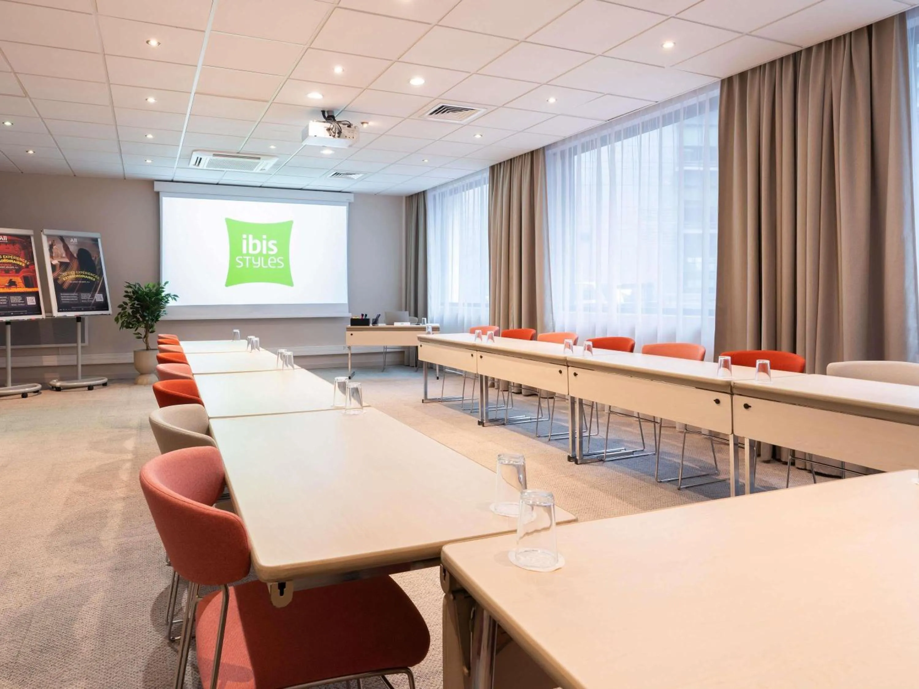 Meeting/conference room in ibis Styles Paris Porte d'Orléans