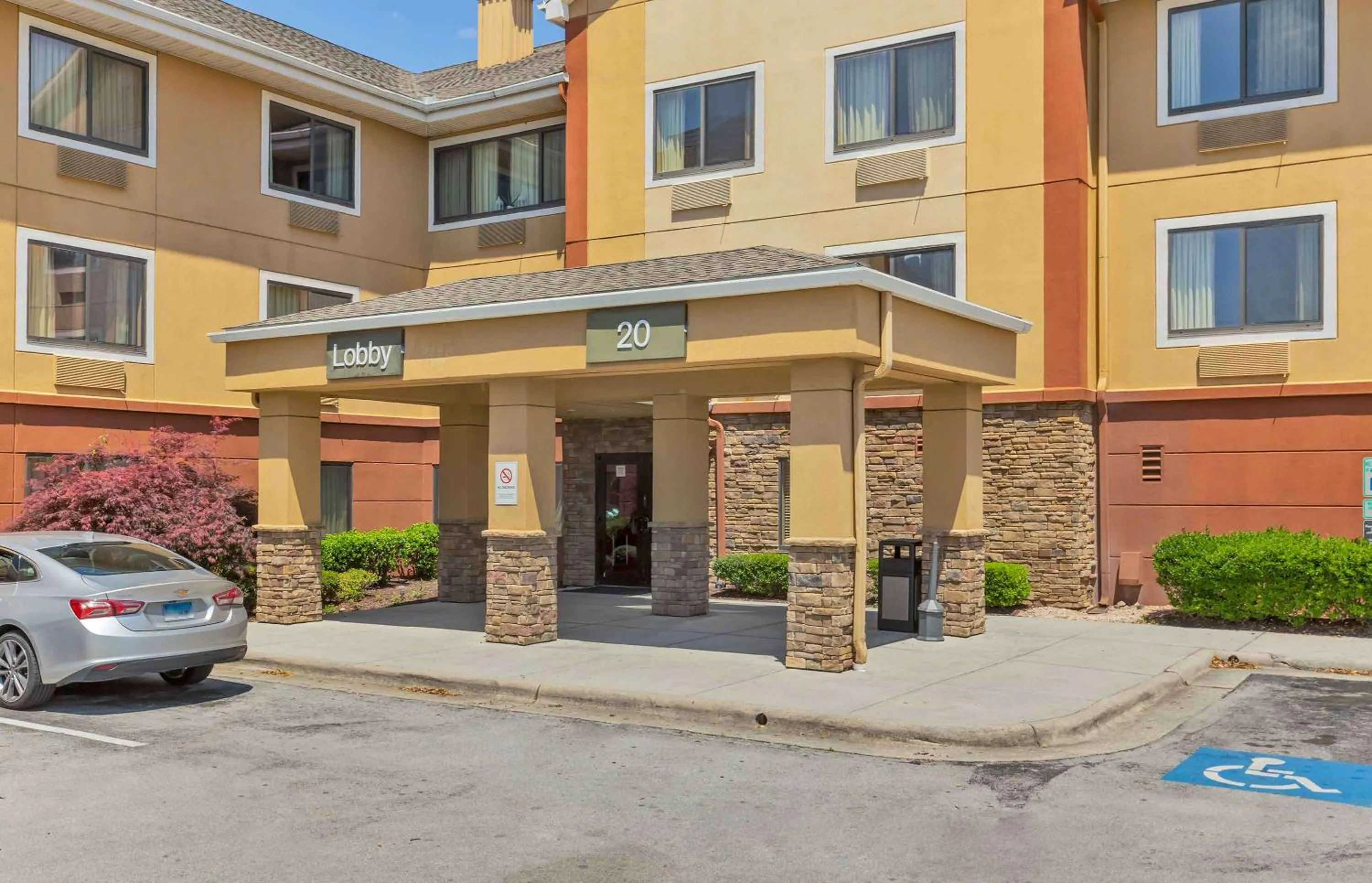 Property building in Extended Stay America Suites - Jacksonville - Camp Lejeune