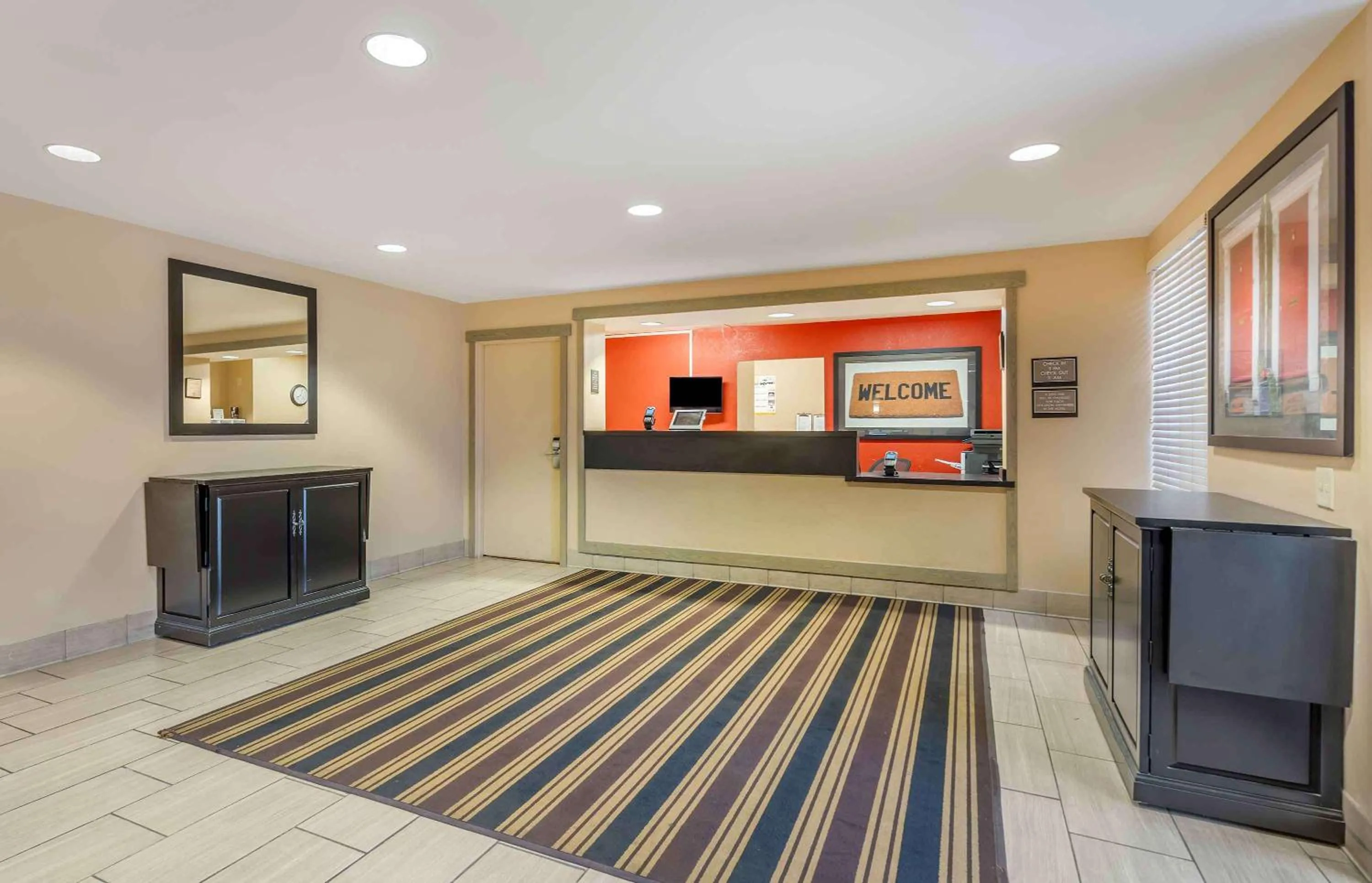 Lobby or reception in Extended Stay America Suites - Chicago - Lombard - Yorktown Center
