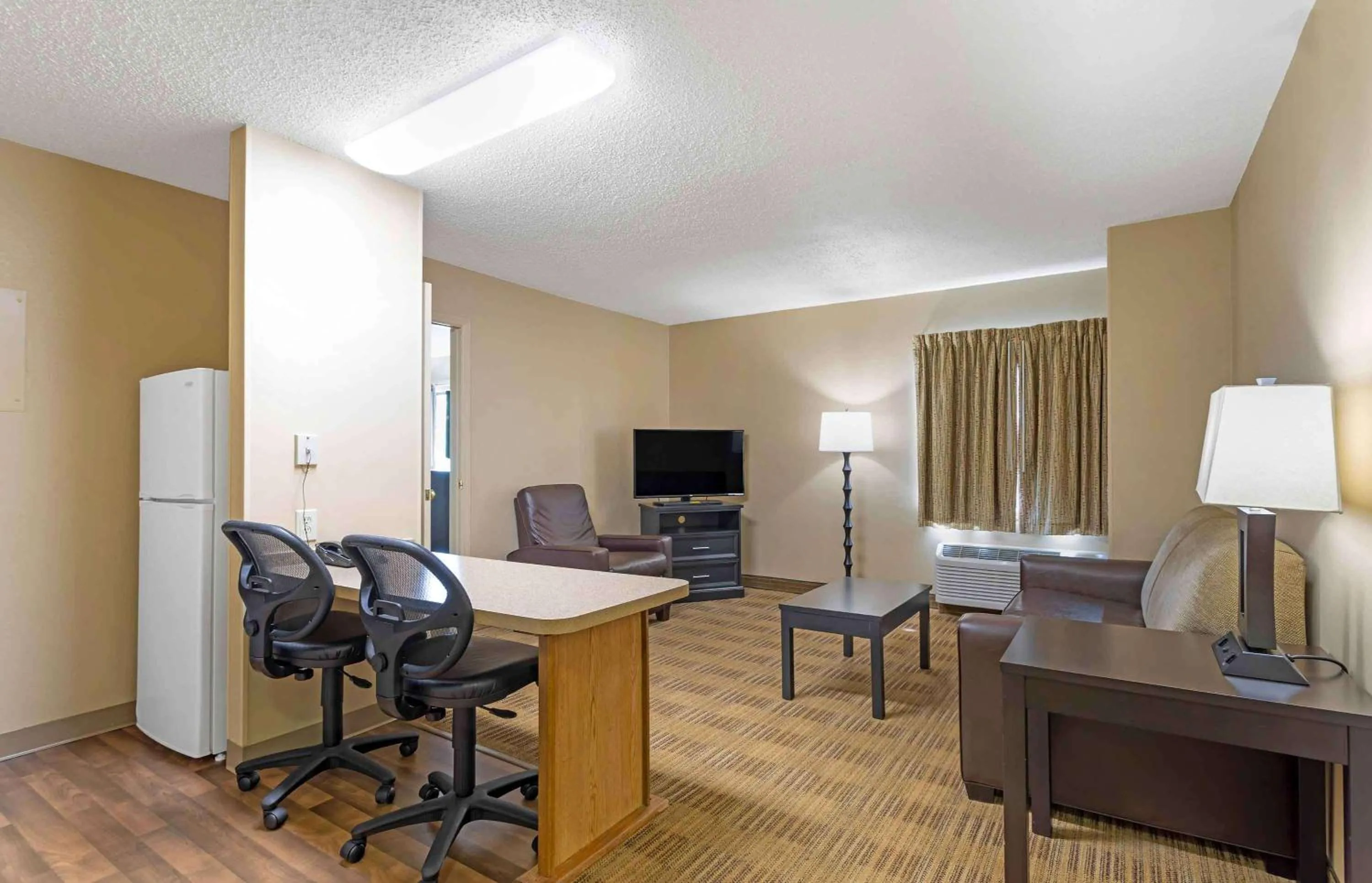 Bedroom in Extended Stay America Suites - Chicago - Lombard - Yorktown Center