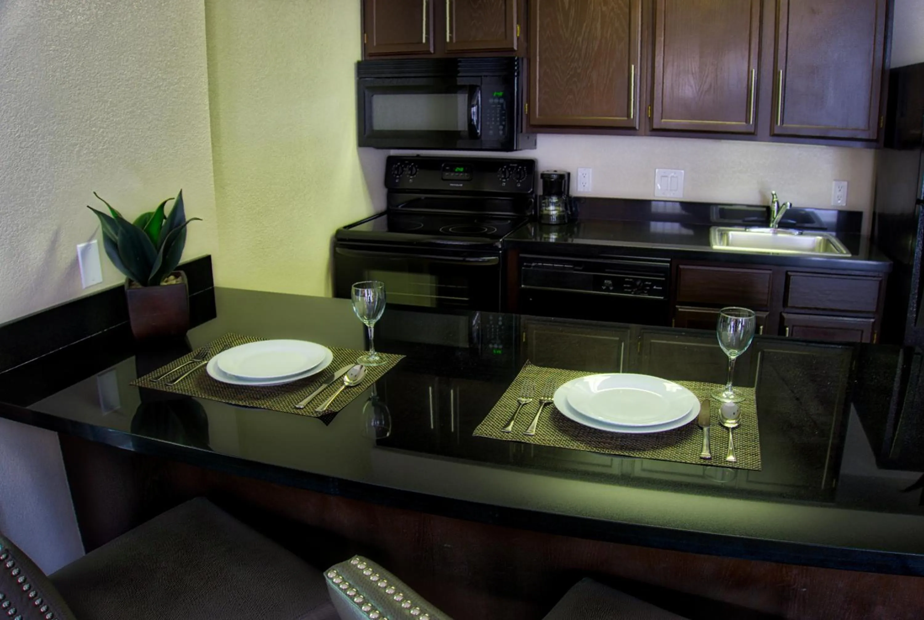 Coffee/tea facilities in Chase Suites Brea-Fullerton - North Orange County