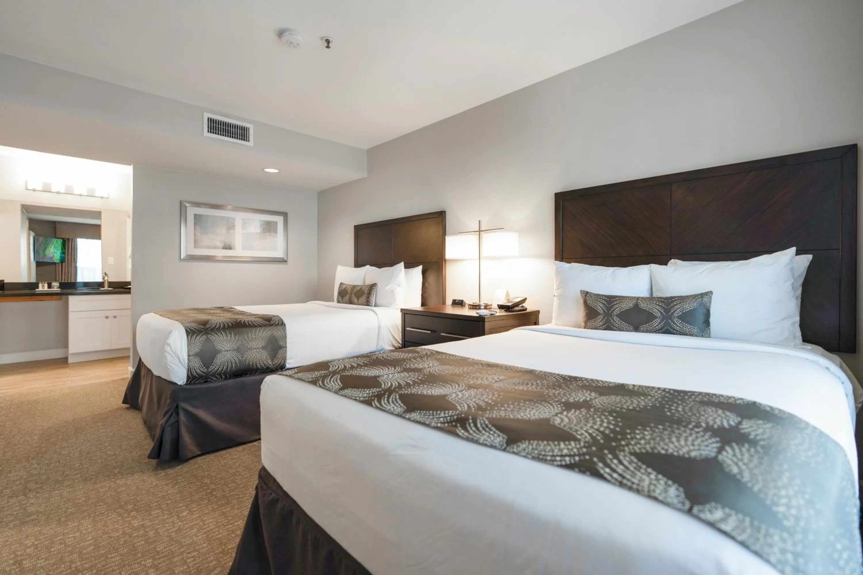 Bed in Chase Suites Brea-Fullerton - North Orange County