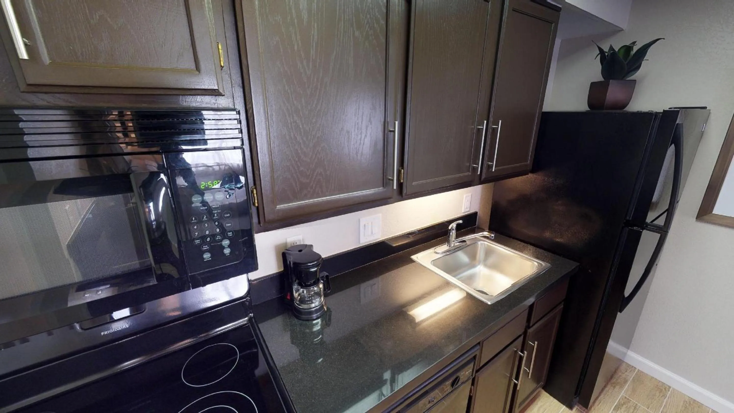 Coffee/tea facilities in Chase Suites Brea-Fullerton - North Orange County
