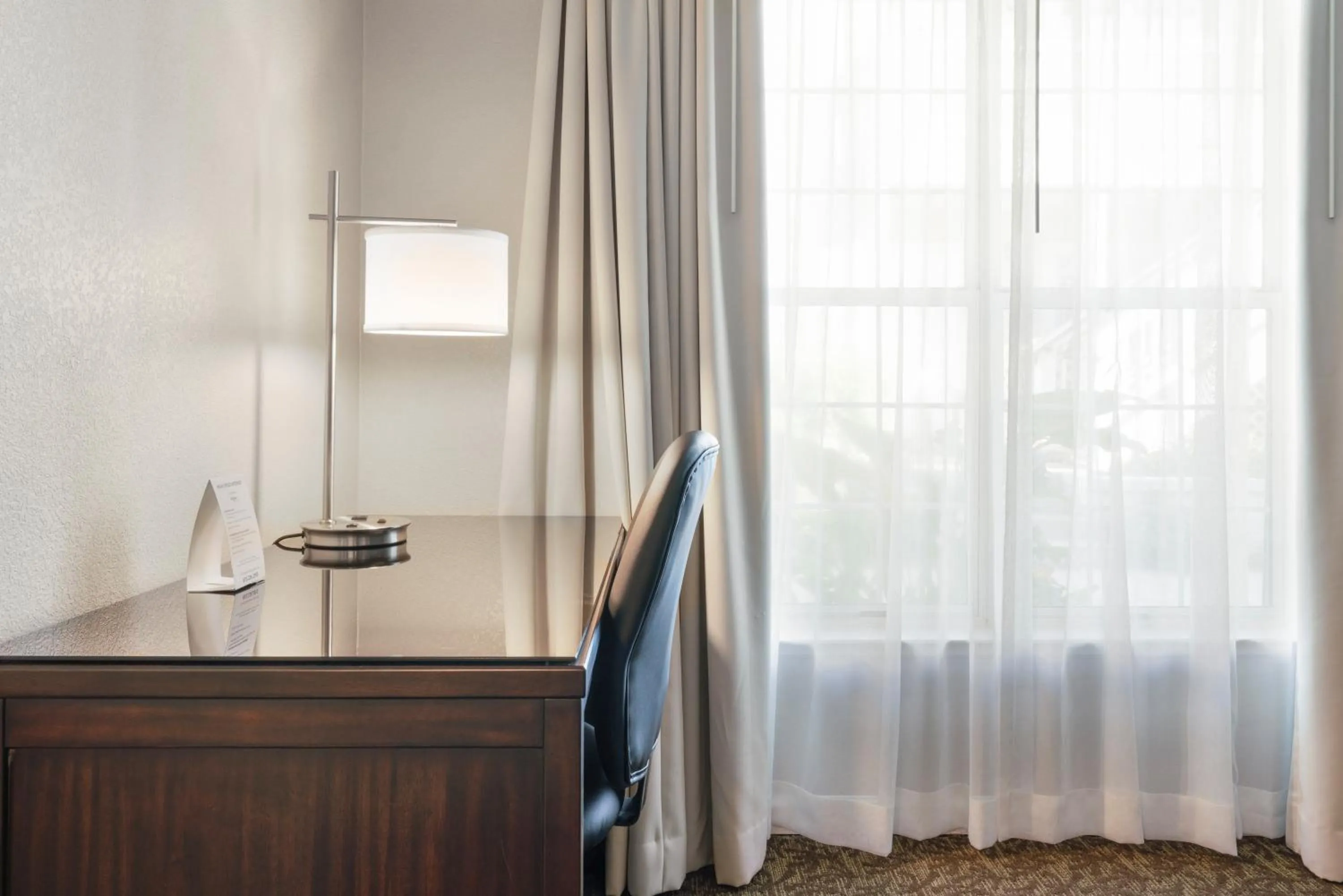 Seating area in Chase Suites Brea-Fullerton - North Orange County