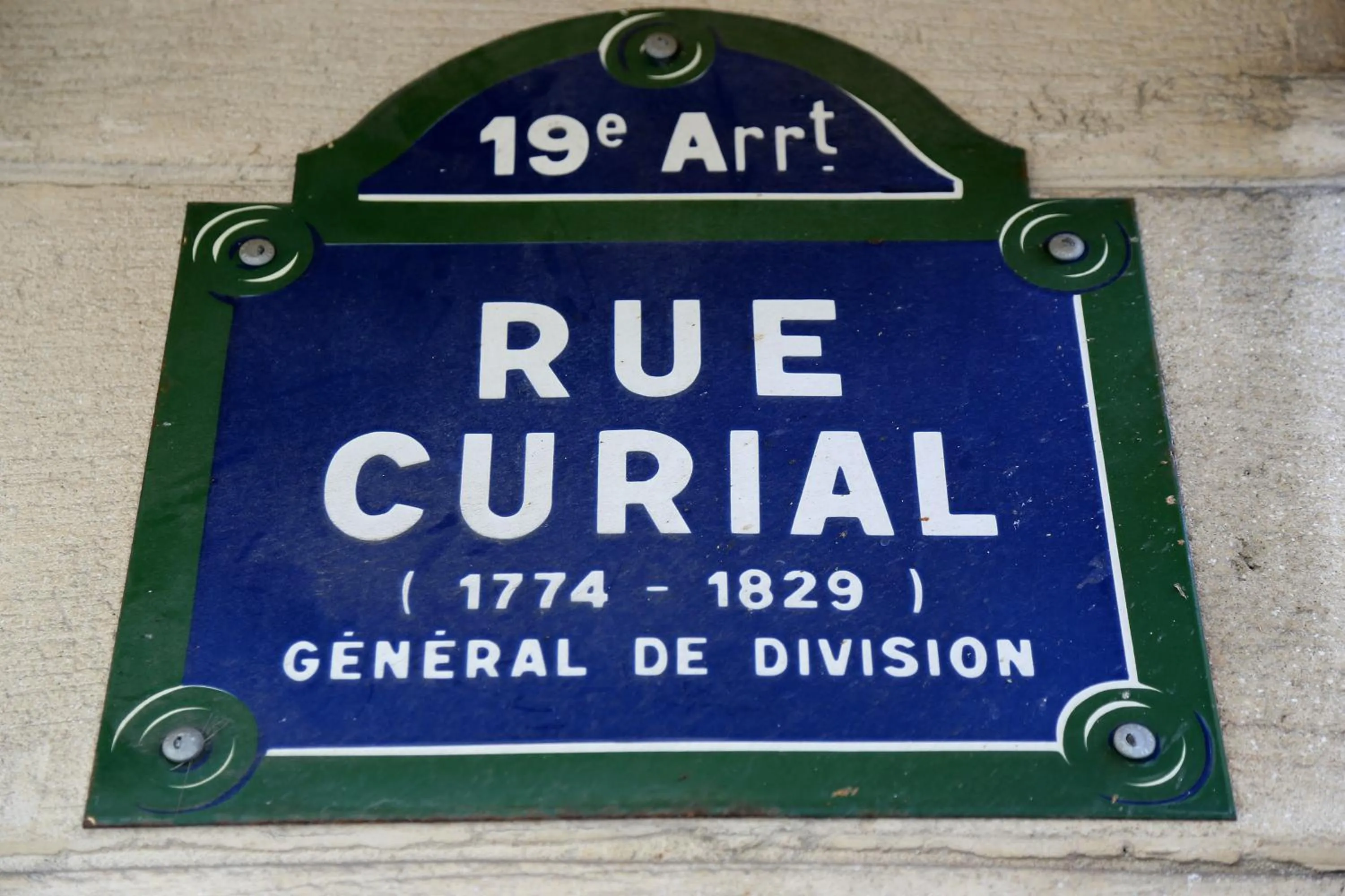 Text overlay in Hotel Paris Villette