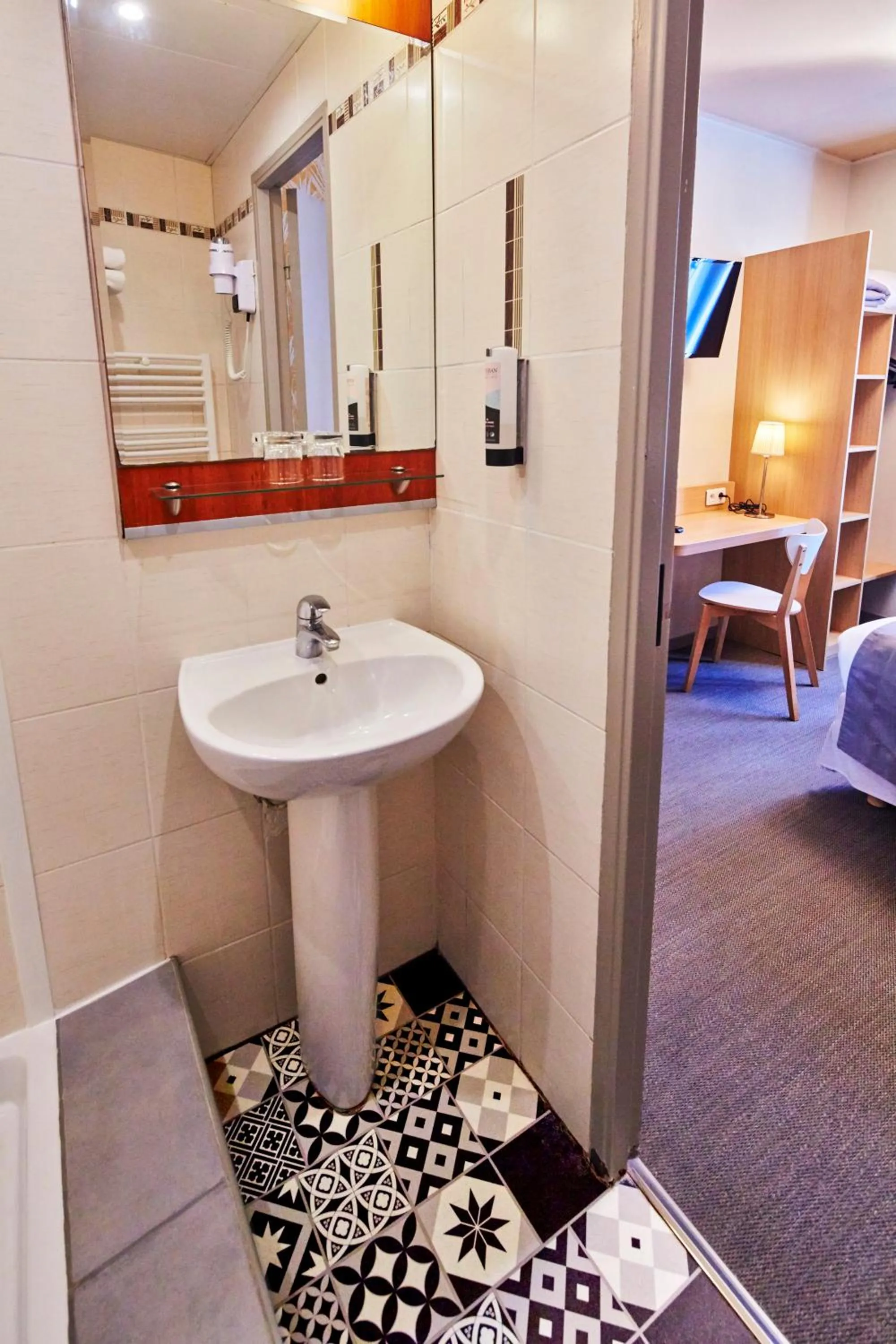 Bathroom, Bed in Hotel Paris Villette