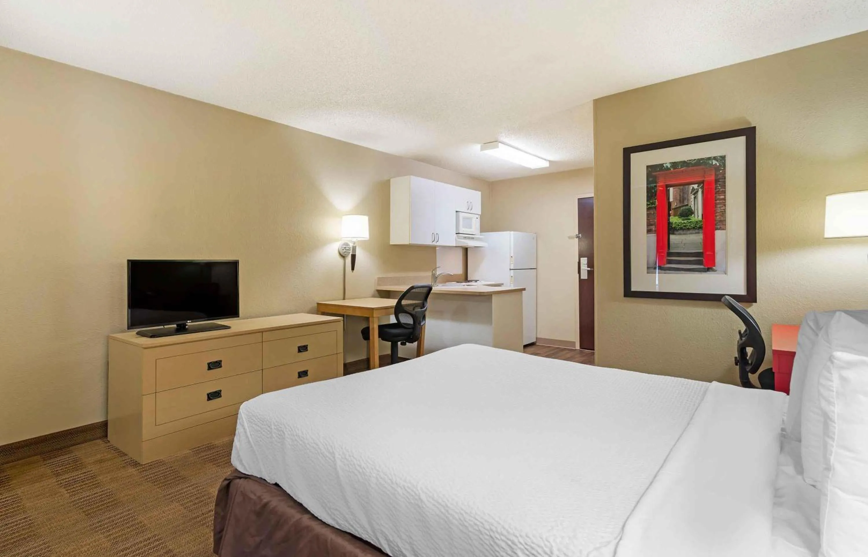 Bedroom, Bed in Extended Stay America Select Suites - Atlanta - Duluth