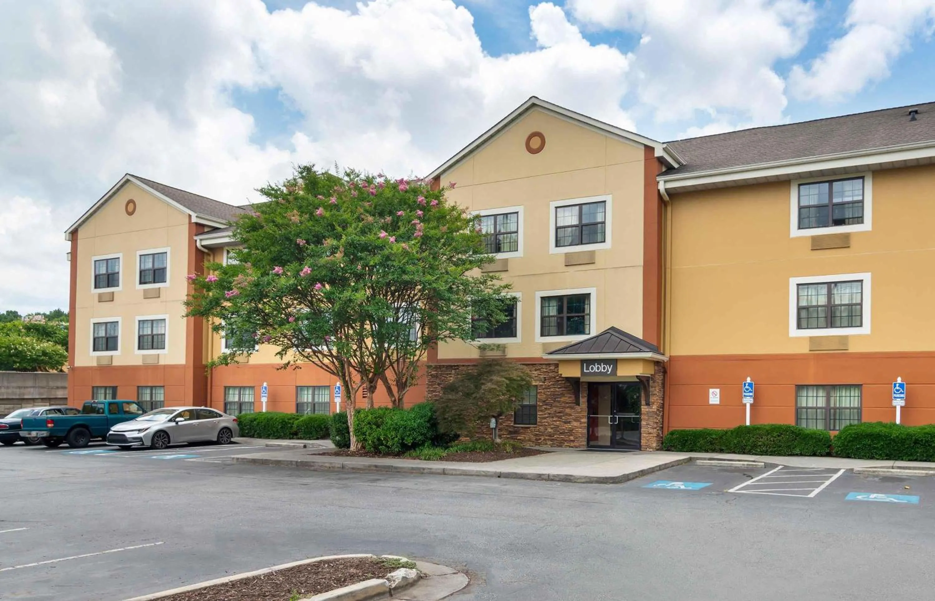 Property building in Extended Stay America Select Suites - Atlanta - Duluth