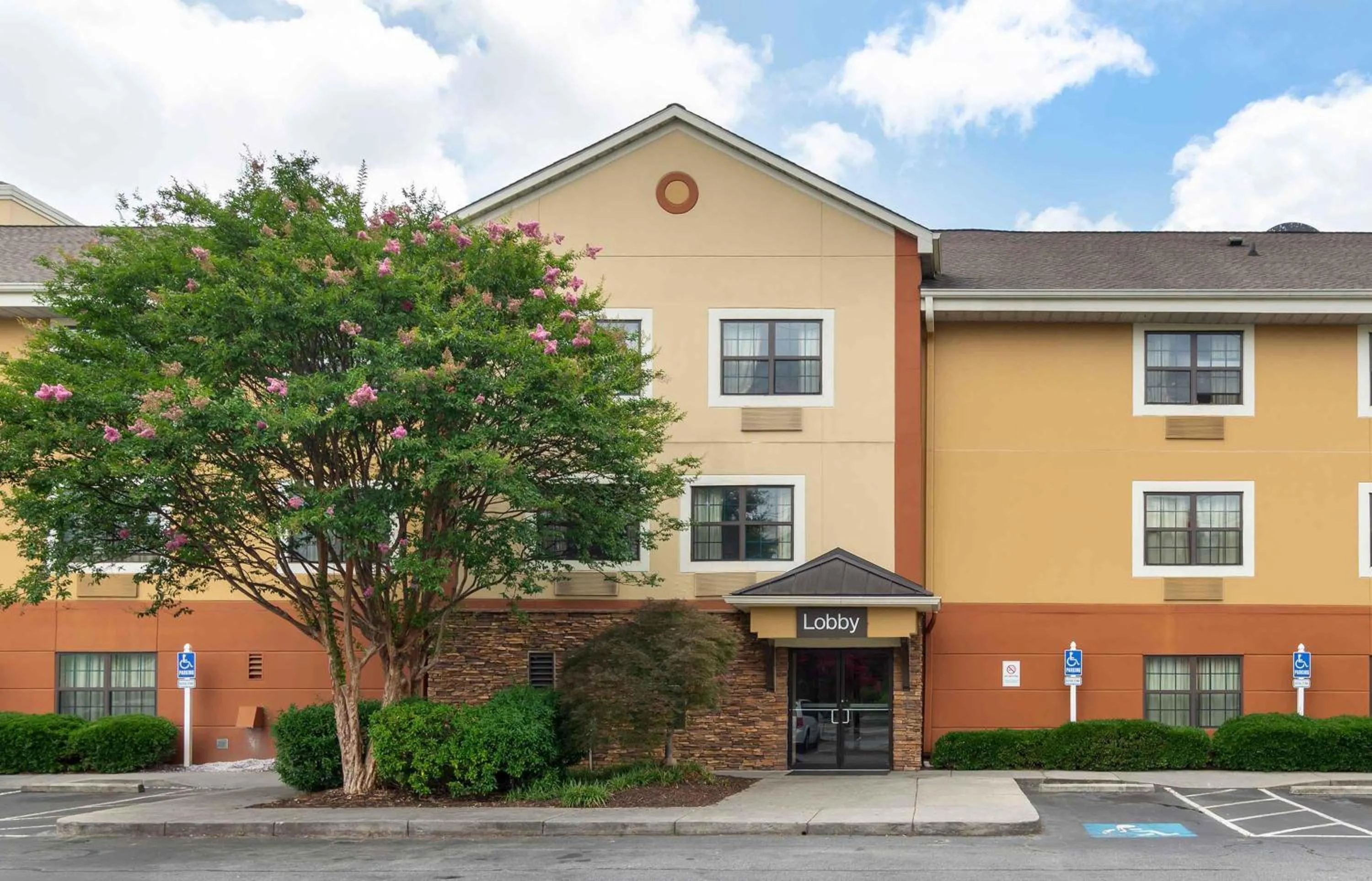 Property building in Extended Stay America Select Suites - Atlanta - Duluth