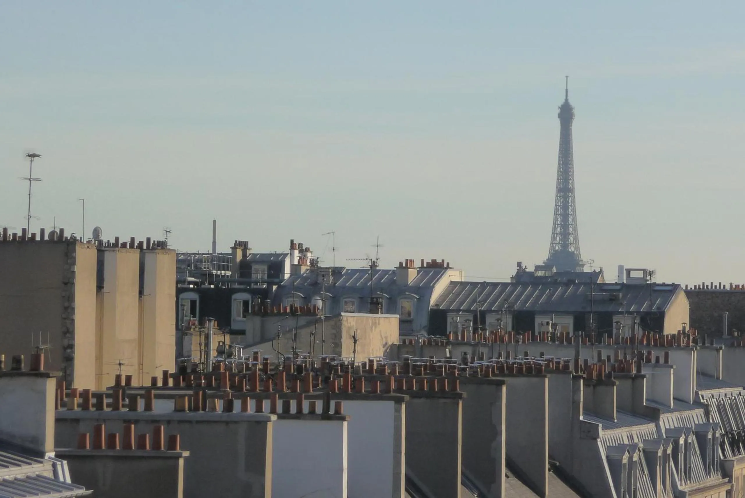 Area and facilities in Hôtel Ambassadeur