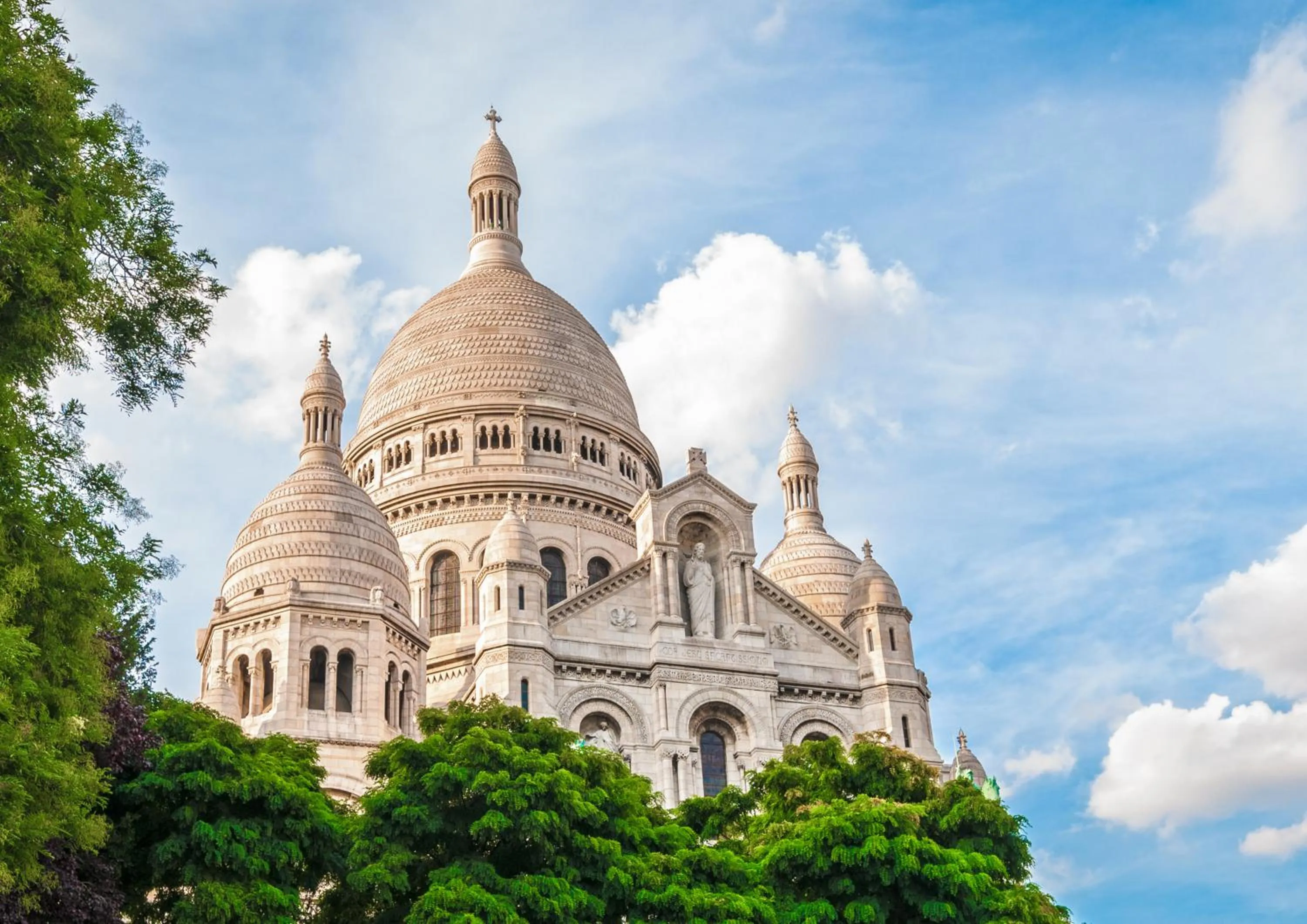 Activities in Hôtel Ambassadeur