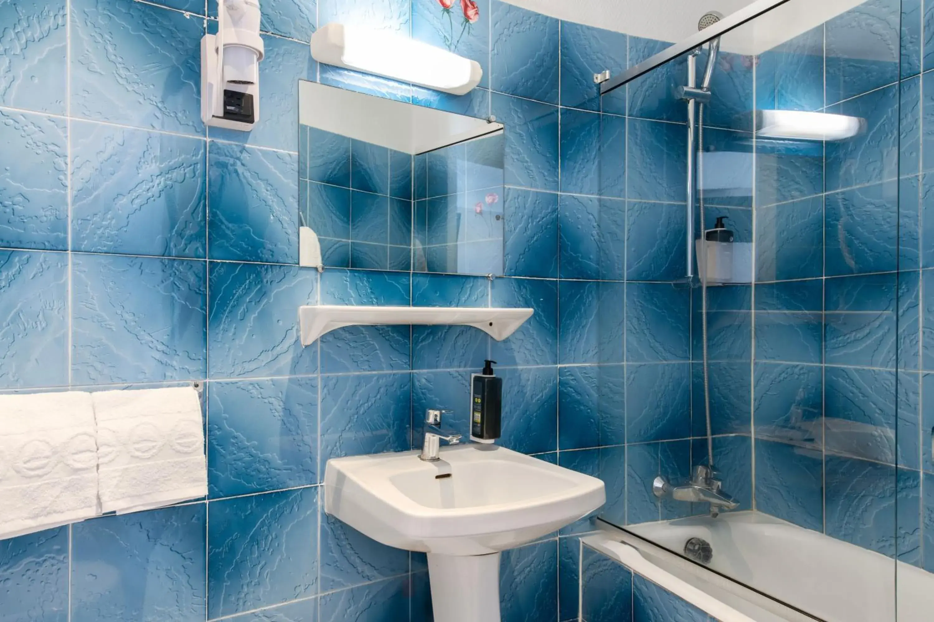 Family Suite in Hôtel Ambassadeur Family Suite in Hôtel Ambassadeur