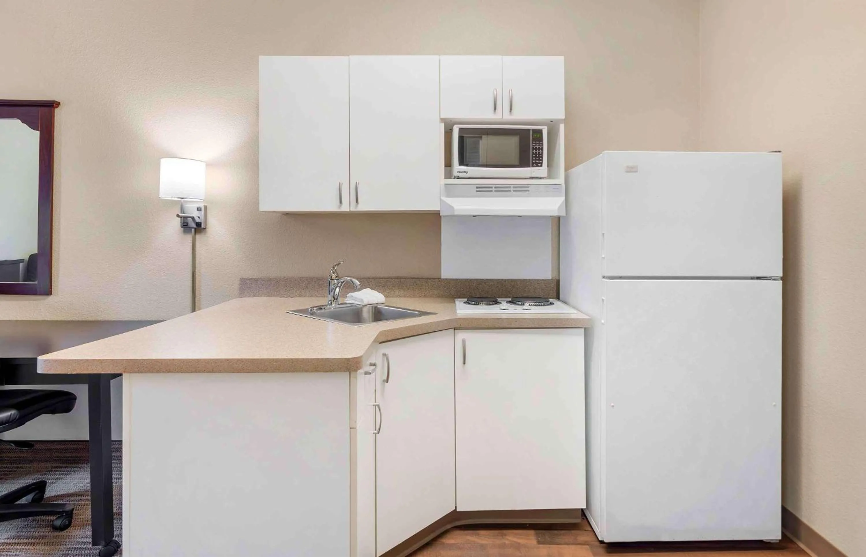 Bedroom in Extended Stay America Select Suites - Chicago - Lisle