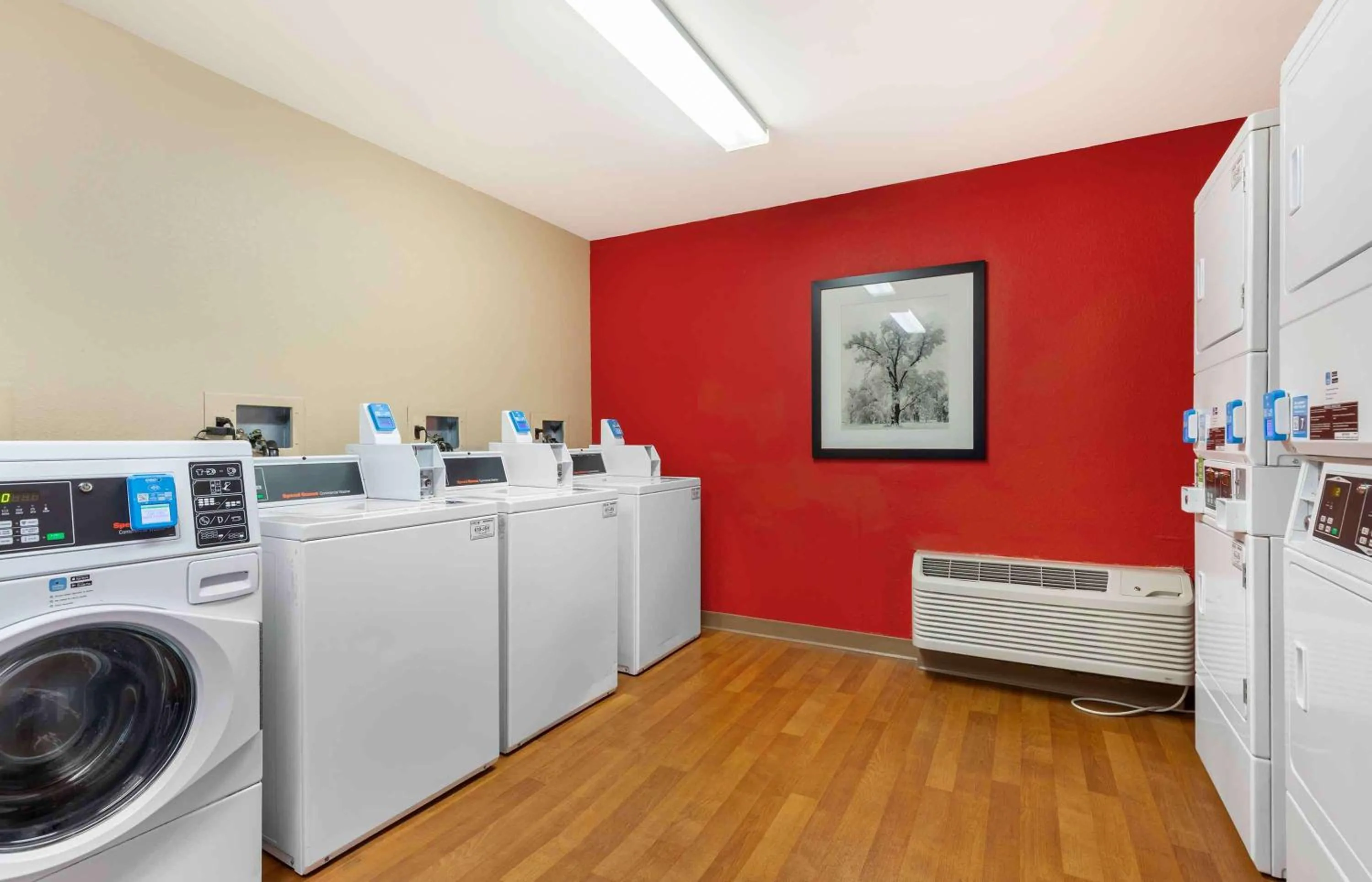 Property building in Extended Stay America Select Suites - Lexington Park - Pax River