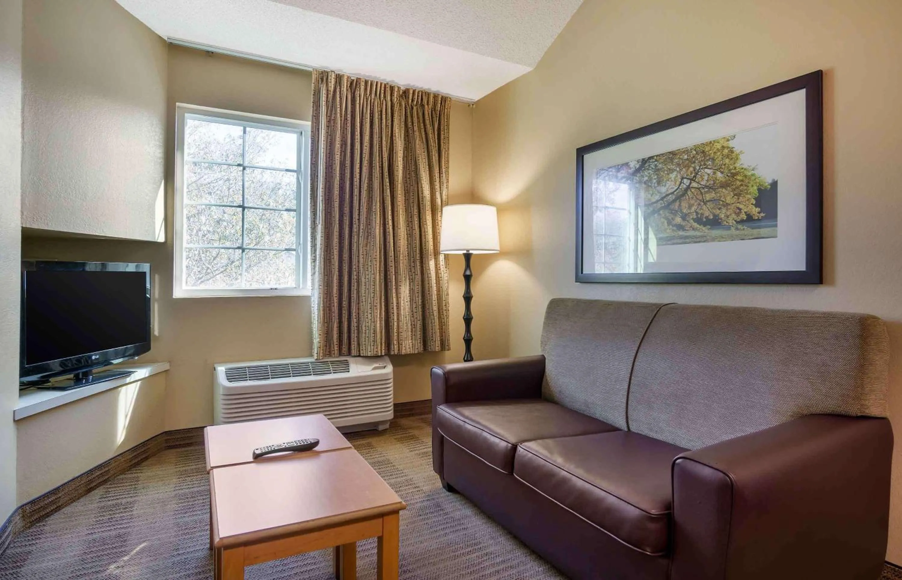 Bedroom in Extended Stay America Suites - Charleston - Airport