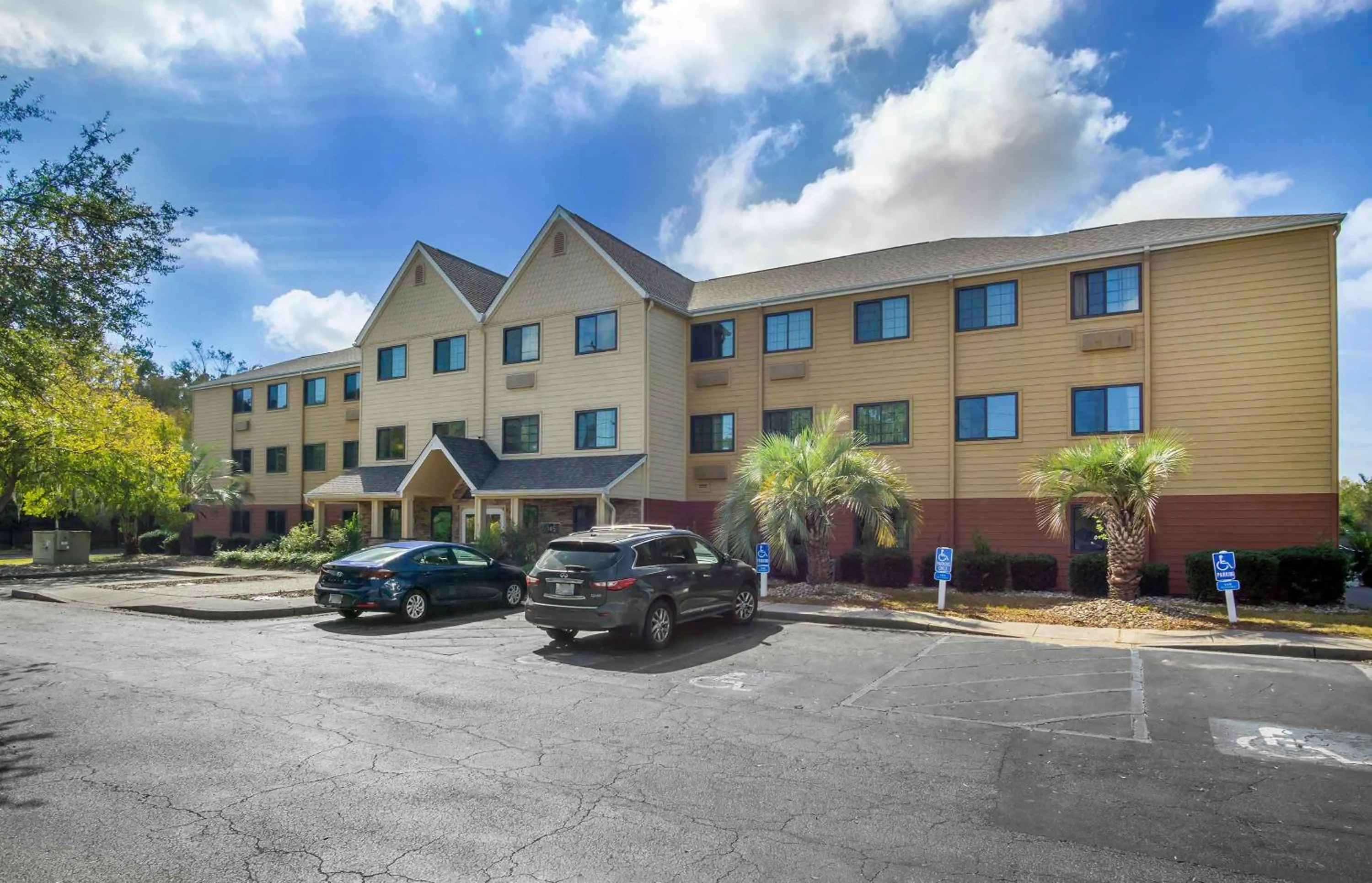 Property building in Extended Stay America Suites - Charleston - Airport