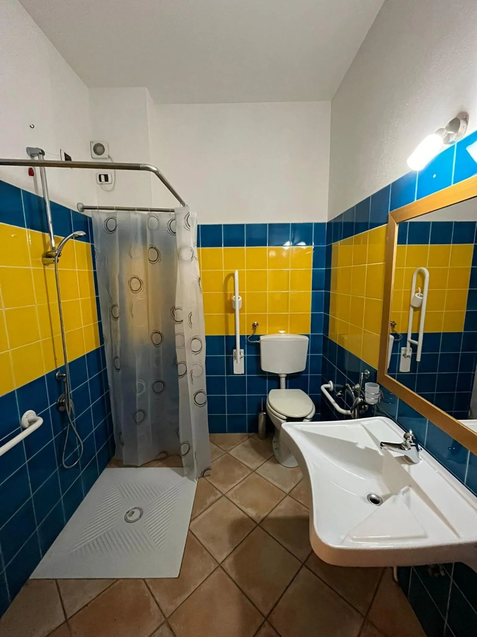 Bathroom in Hotel il Faro di Molara