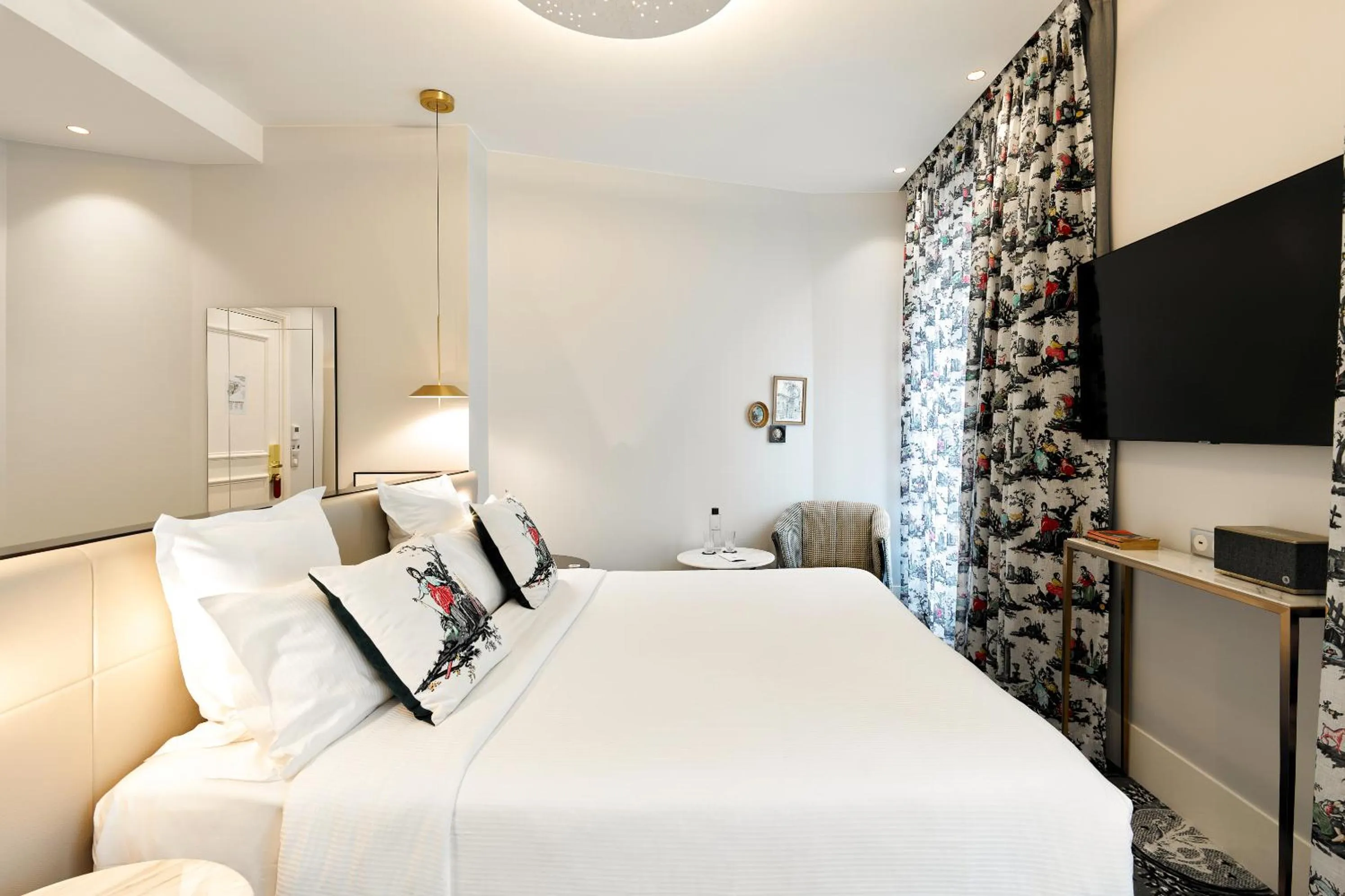 Bedroom, Bed in Normandy Le Chantier