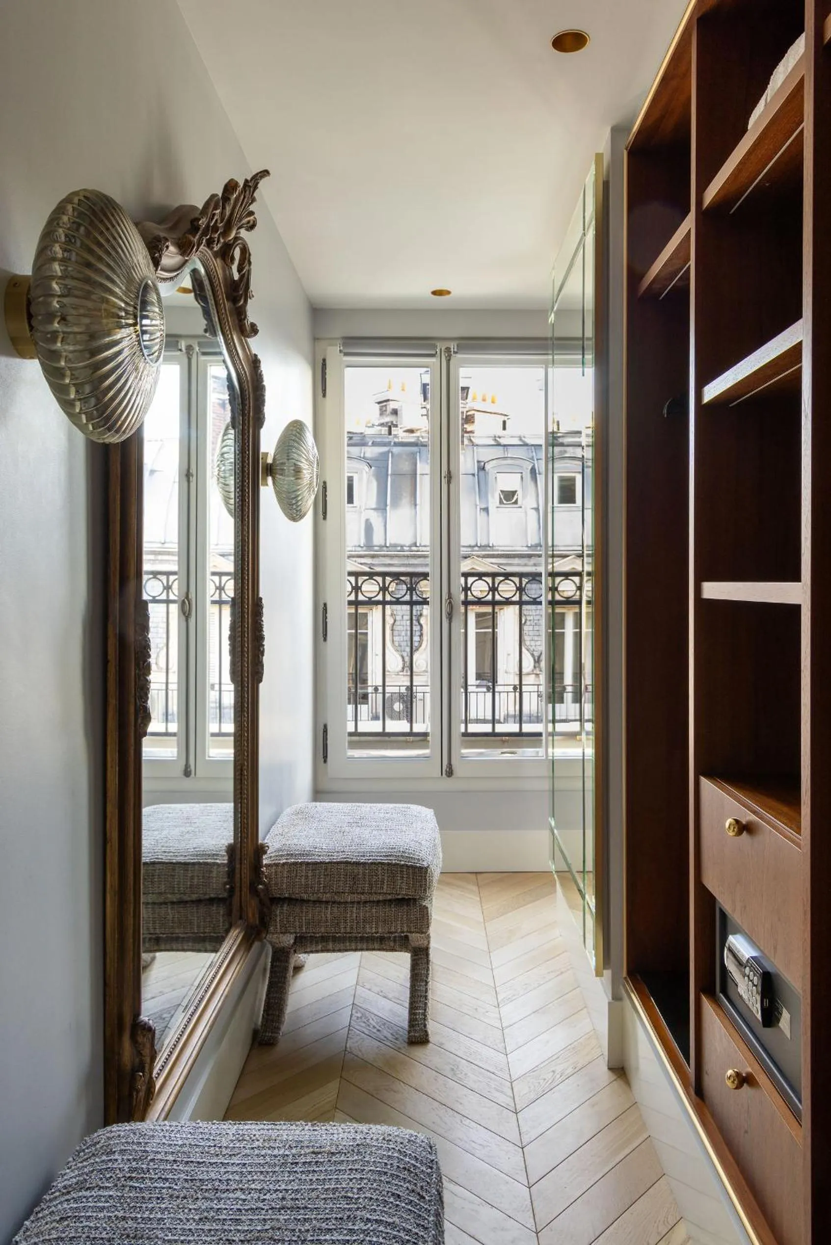 wardrobe, Bed in Normandy Le Chantier