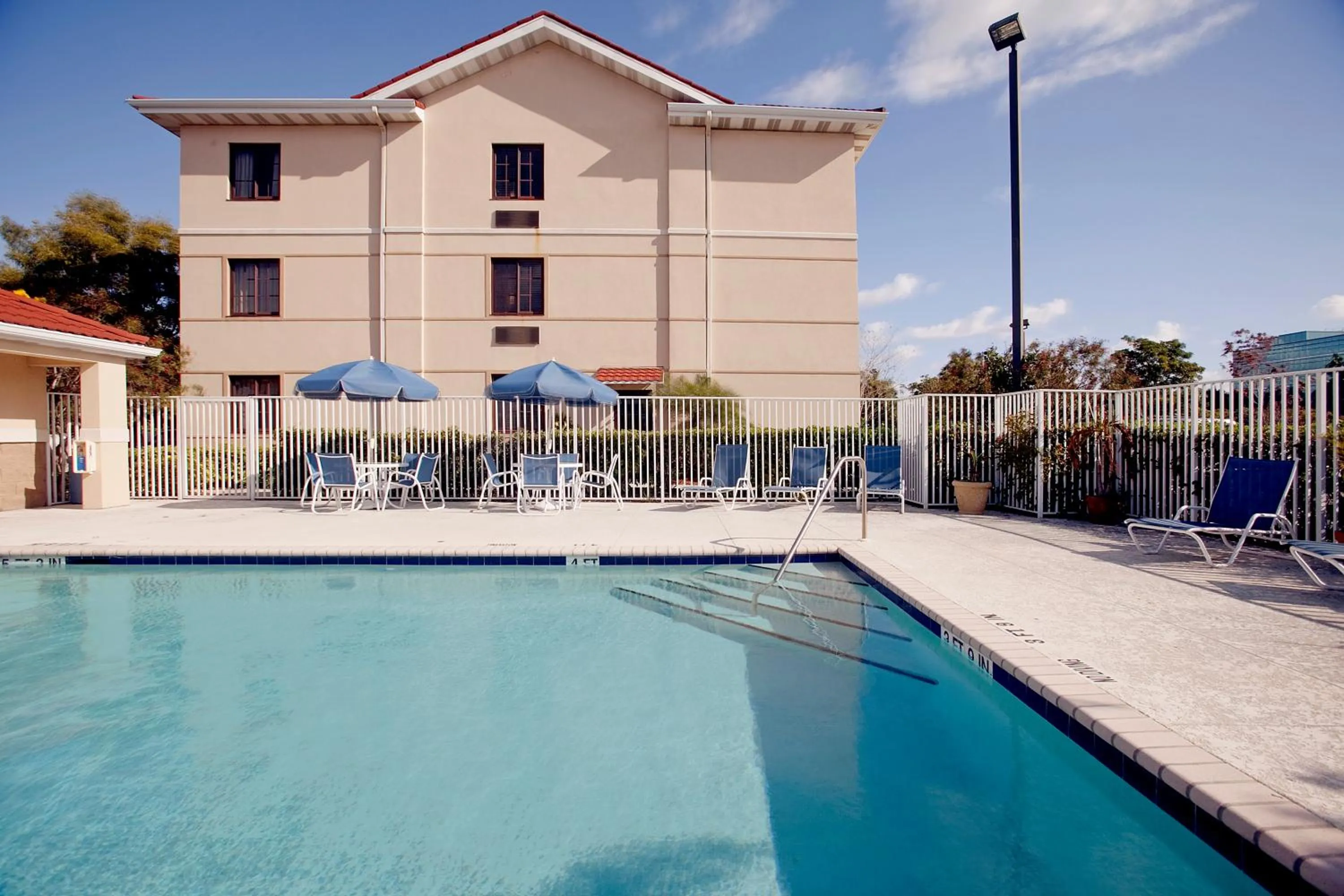 Swimming pool in Extended Stay America Suites - San Jose - Edenvale - South