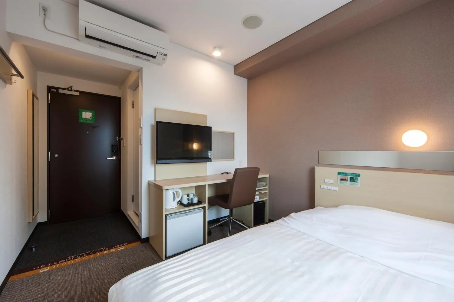 Photo of the whole room, Bed in Super Hotel Tokyo Kinshicho Ekimae