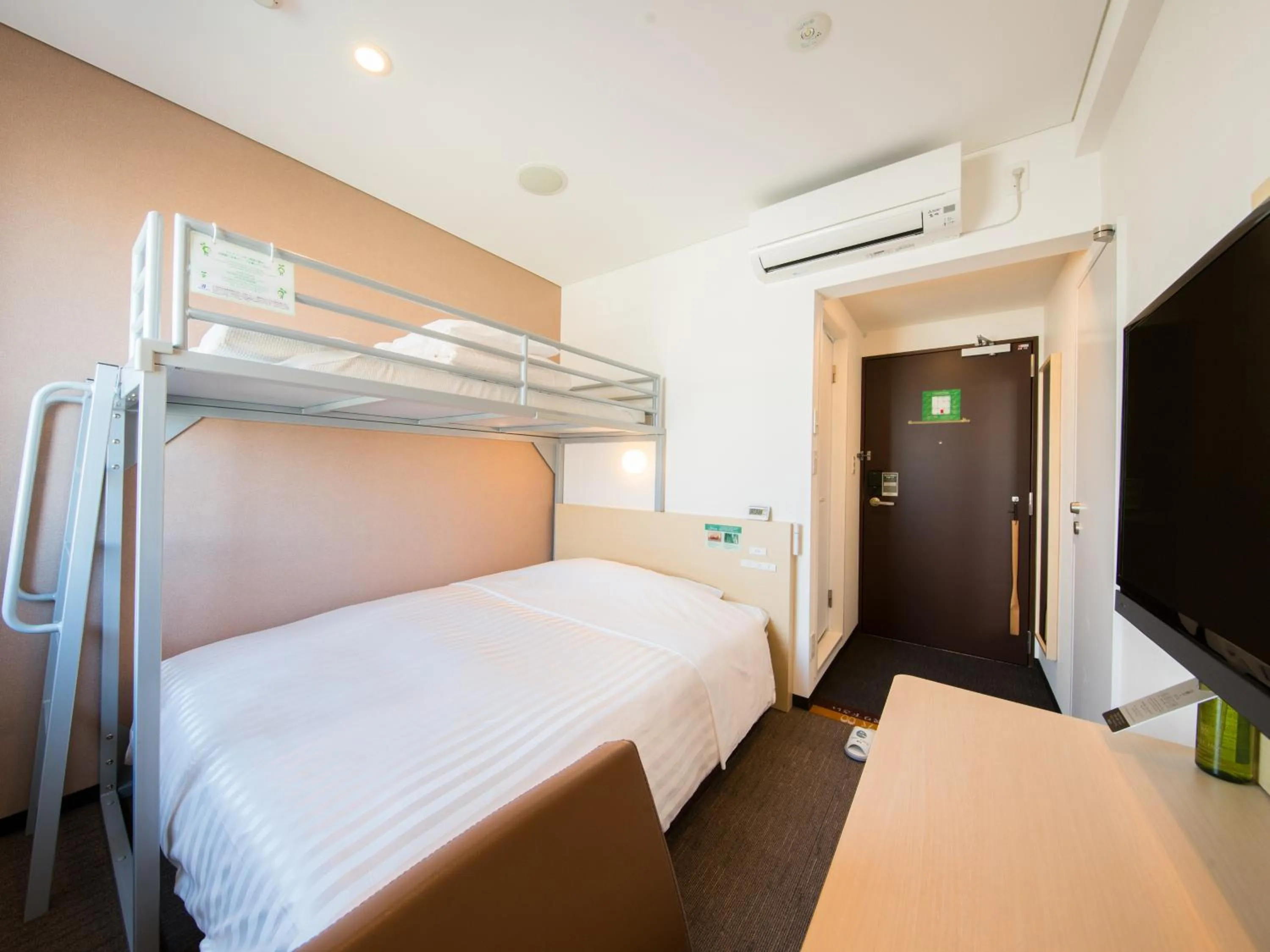 Photo of the whole room, Bed in Super Hotel Tokyo Kinshicho Ekimae