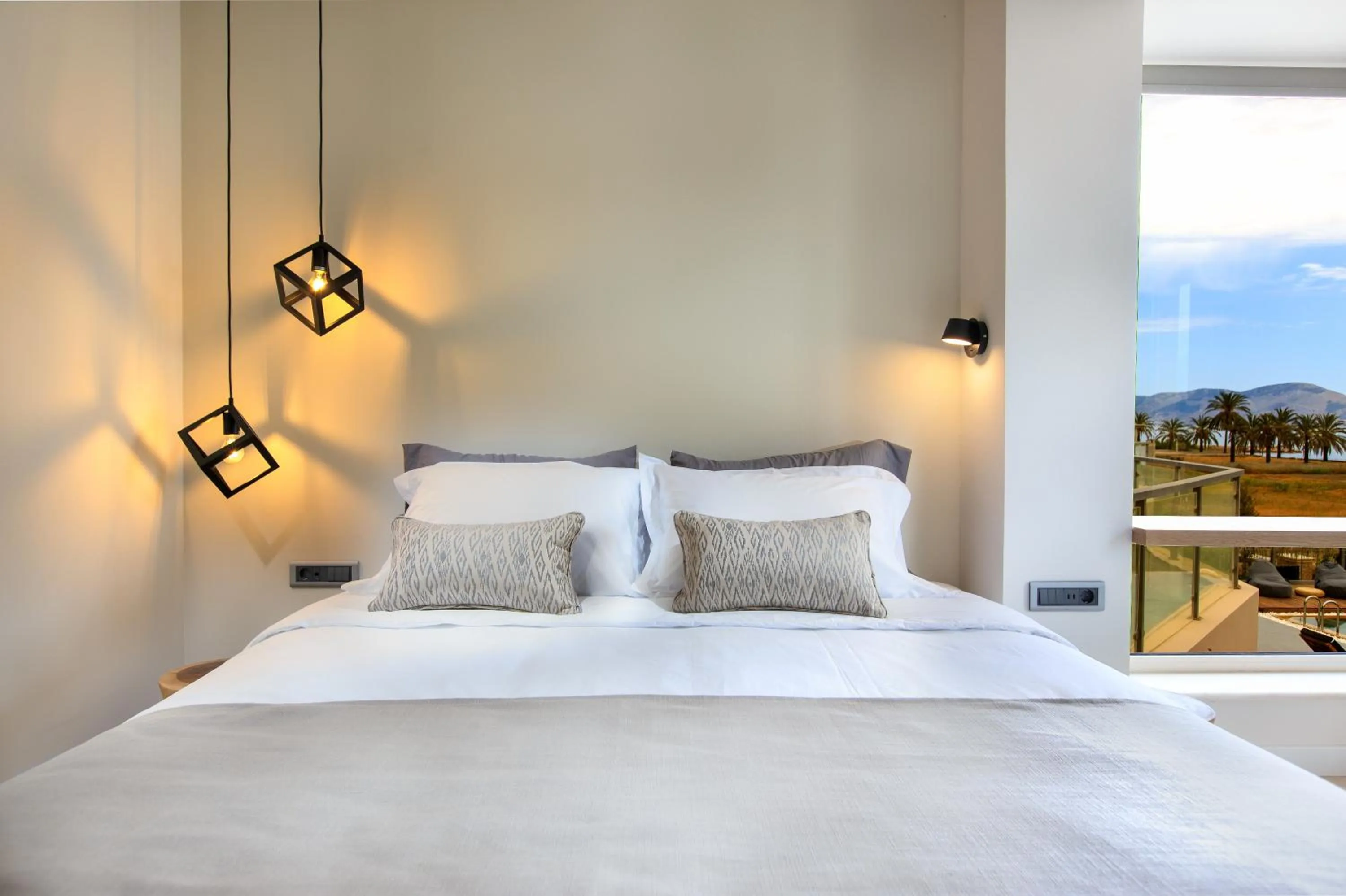 Bedroom, Bed in 180 South Seaside Hotel