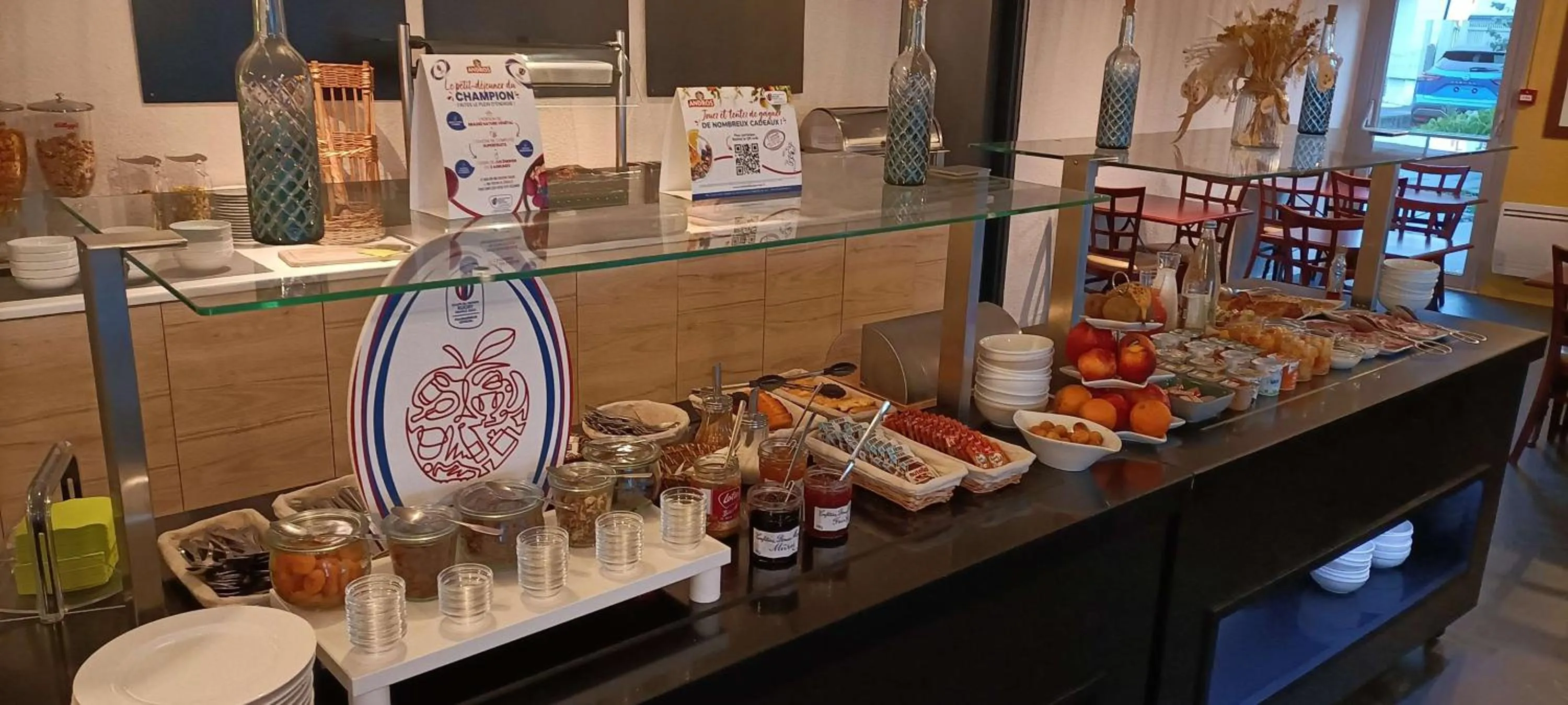 Breakfast in BRIT HOTEL Caen Hérouville